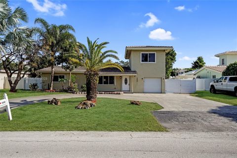 Photo of 2680 NE 22nd Ct, Pompano Beach, FL 33062 (MLS # A11788914)