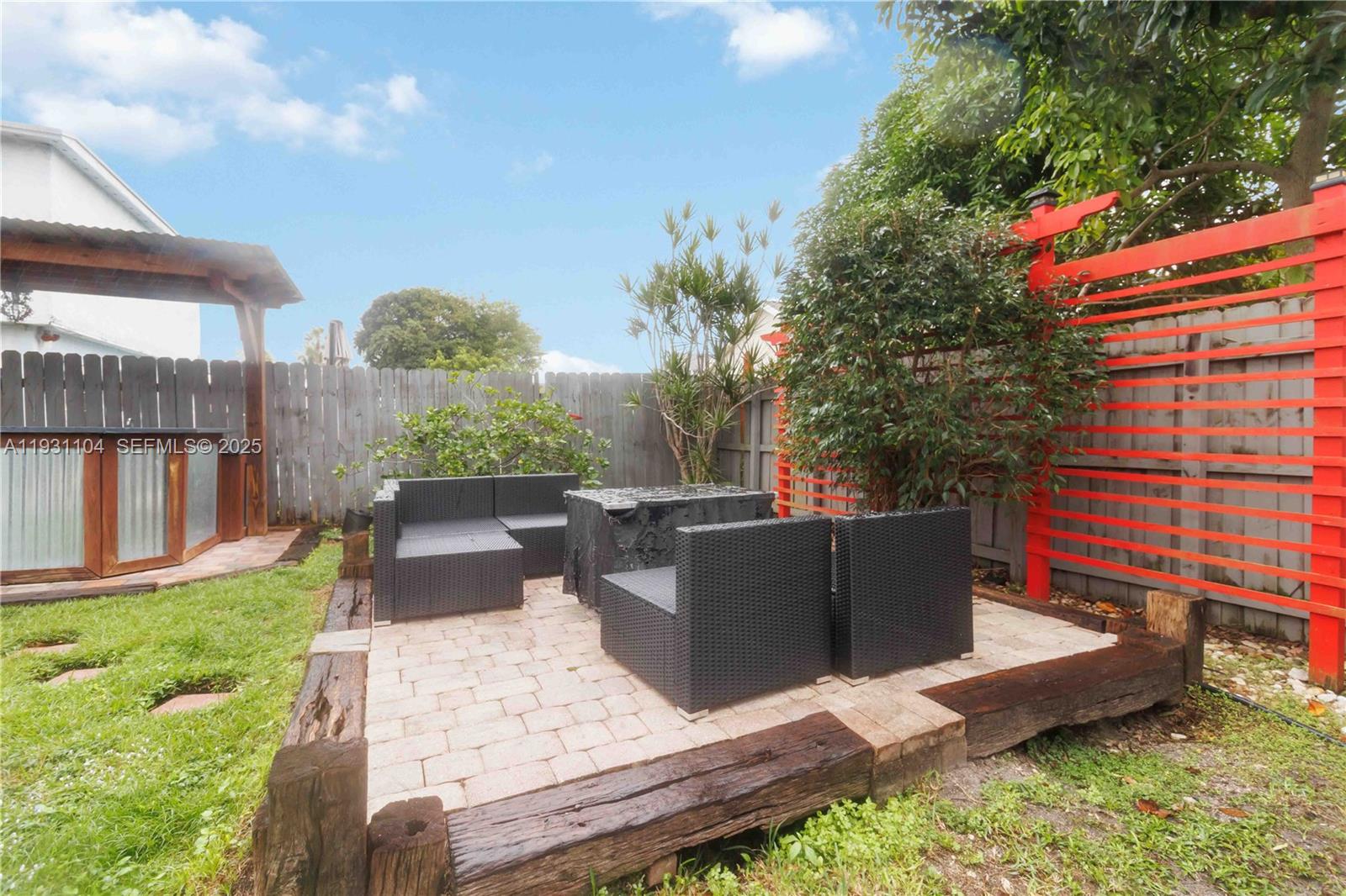 SPRINGTREE LAKES - Residential