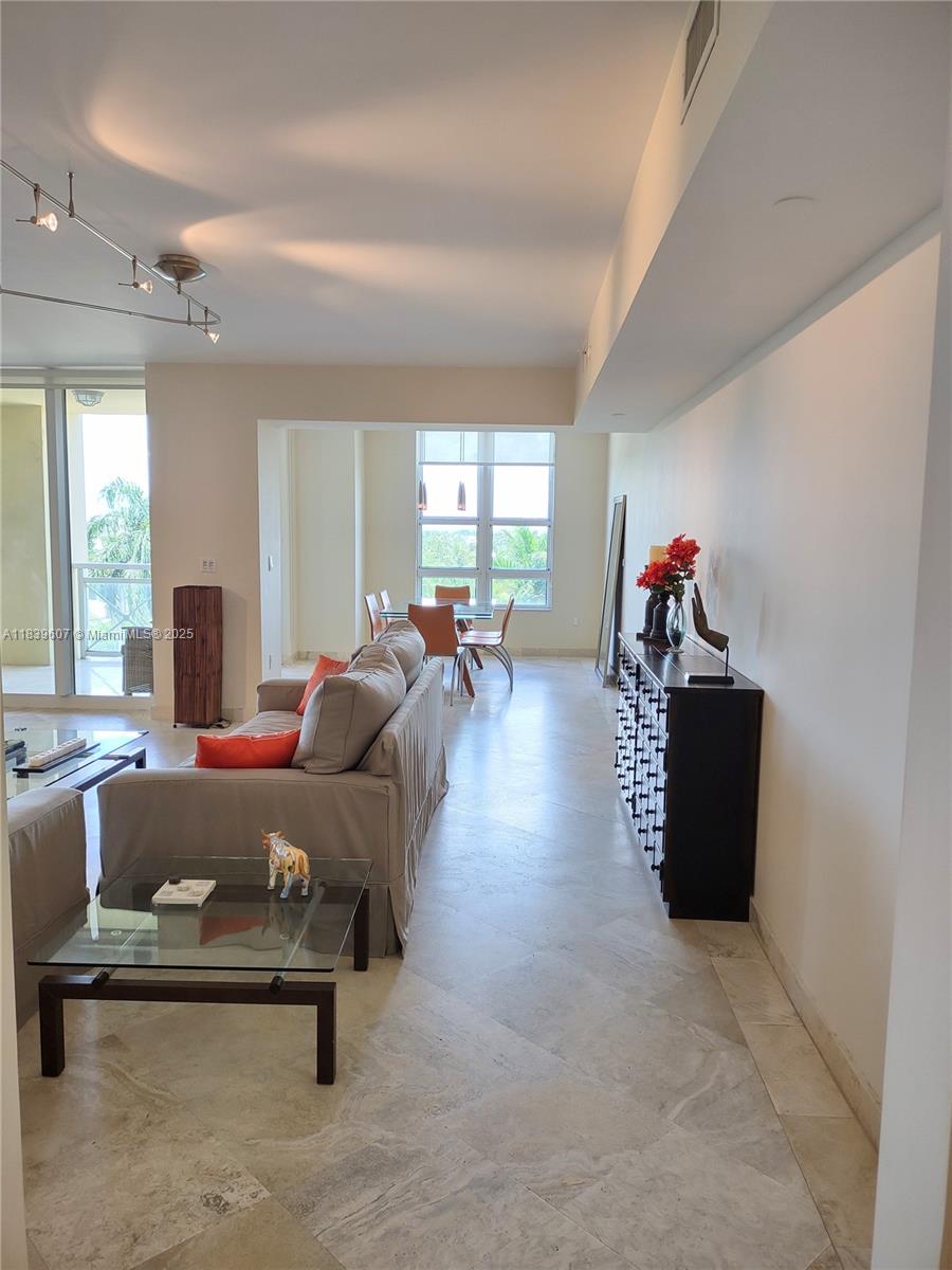 GRAND BAY RESIDENCES COND - Residential