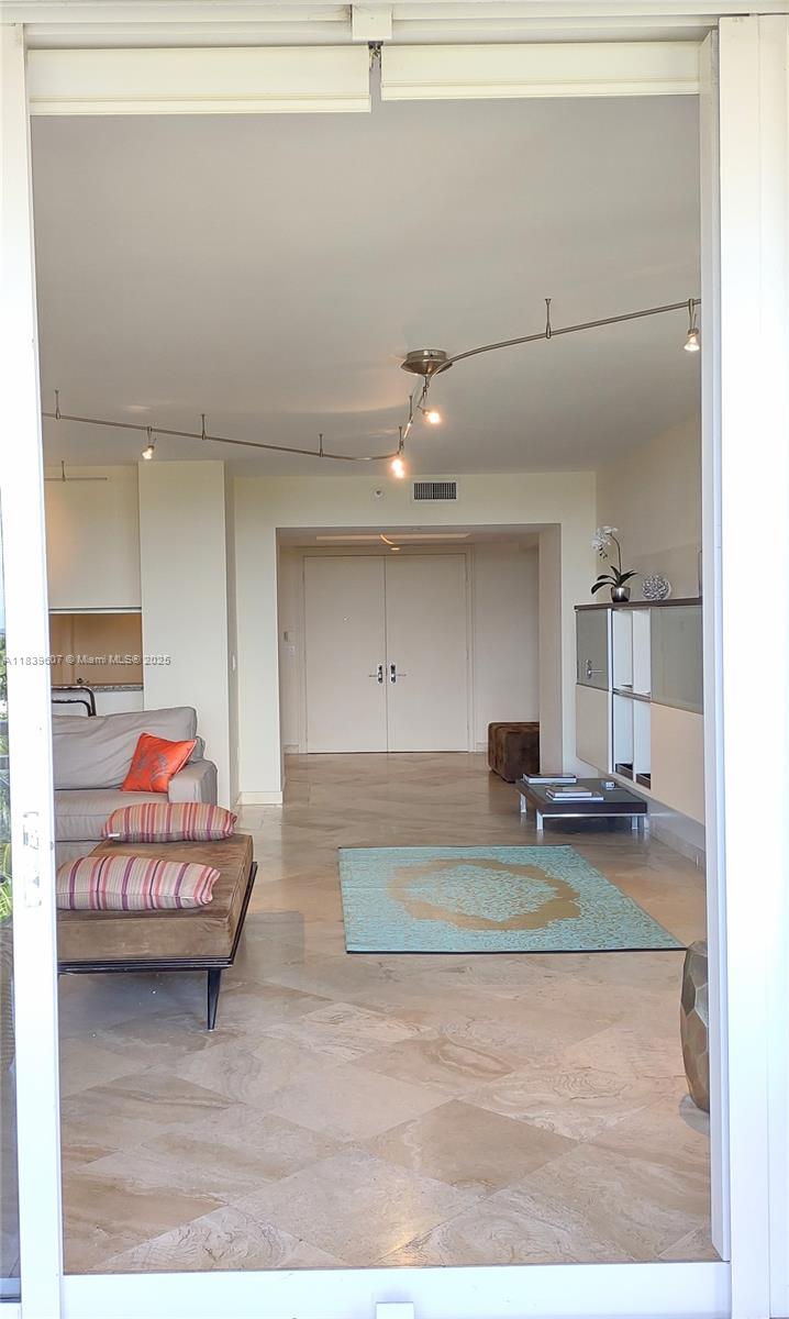 GRAND BAY RESIDENCES COND - Residential