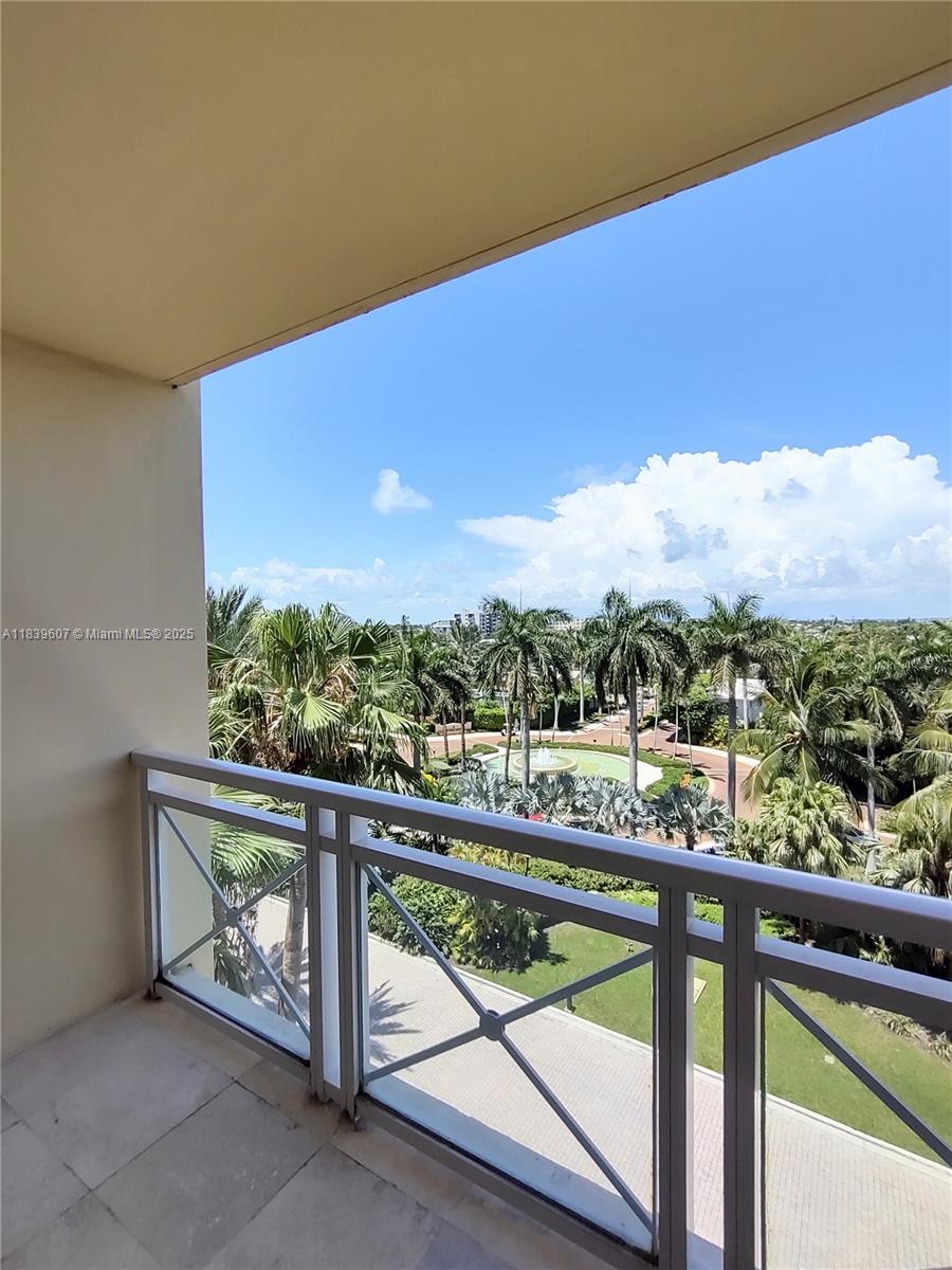445 Grand Bay Dr 601, Key Biscayne, FL, 33149/$2,790,000 3 445 Grand Bay Dr 601