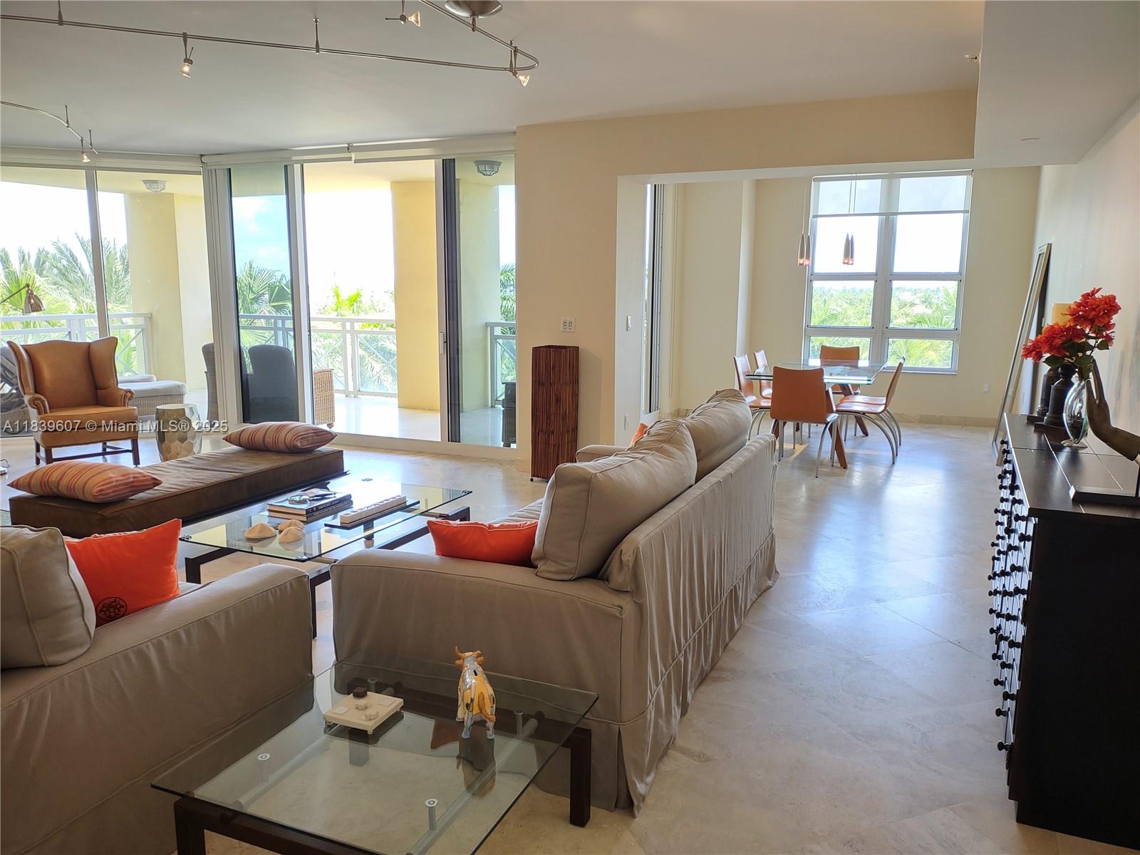 GRAND BAY RESIDENCES COND - Residential