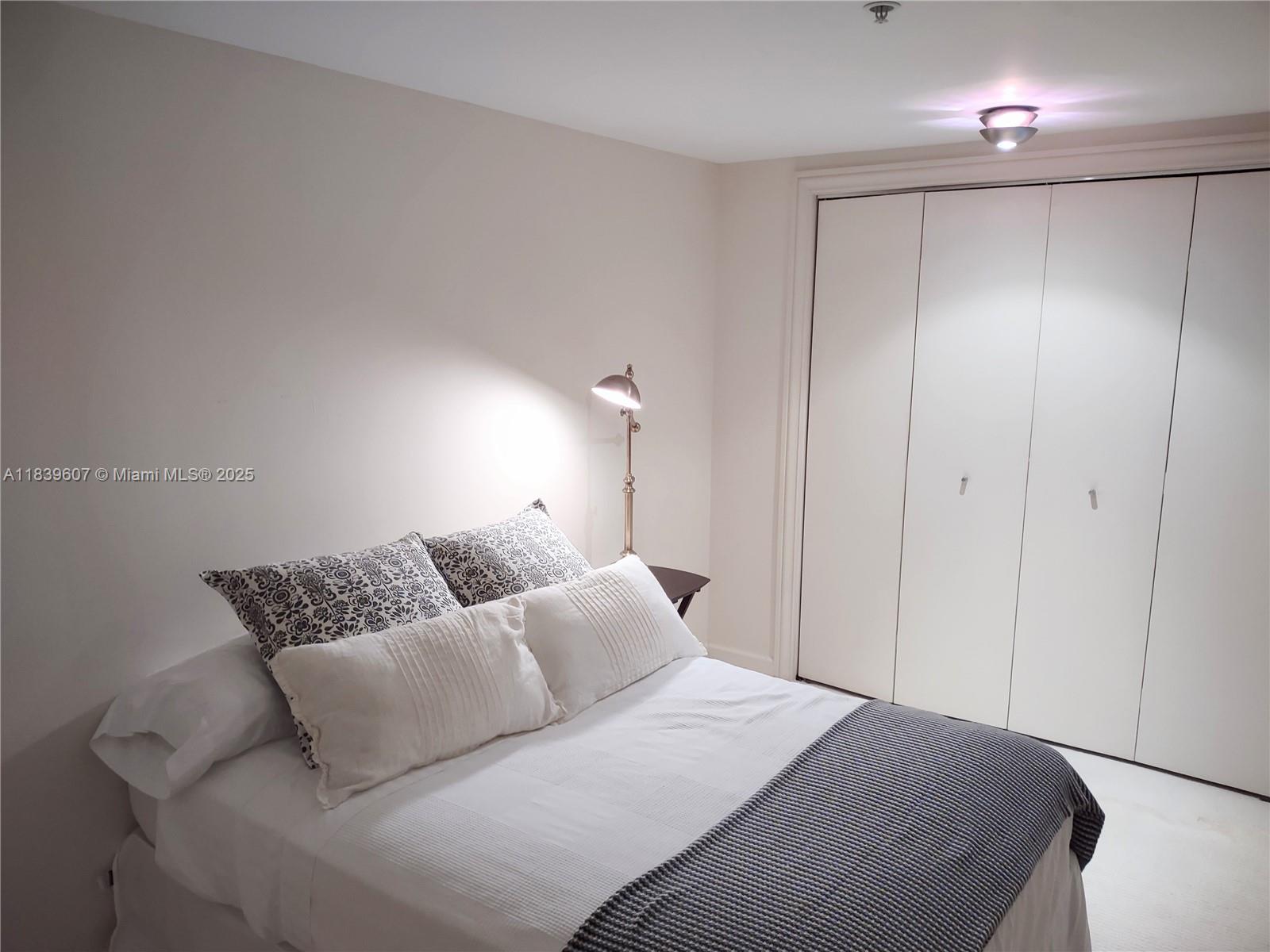 GRAND BAY RESIDENCES COND - Residential