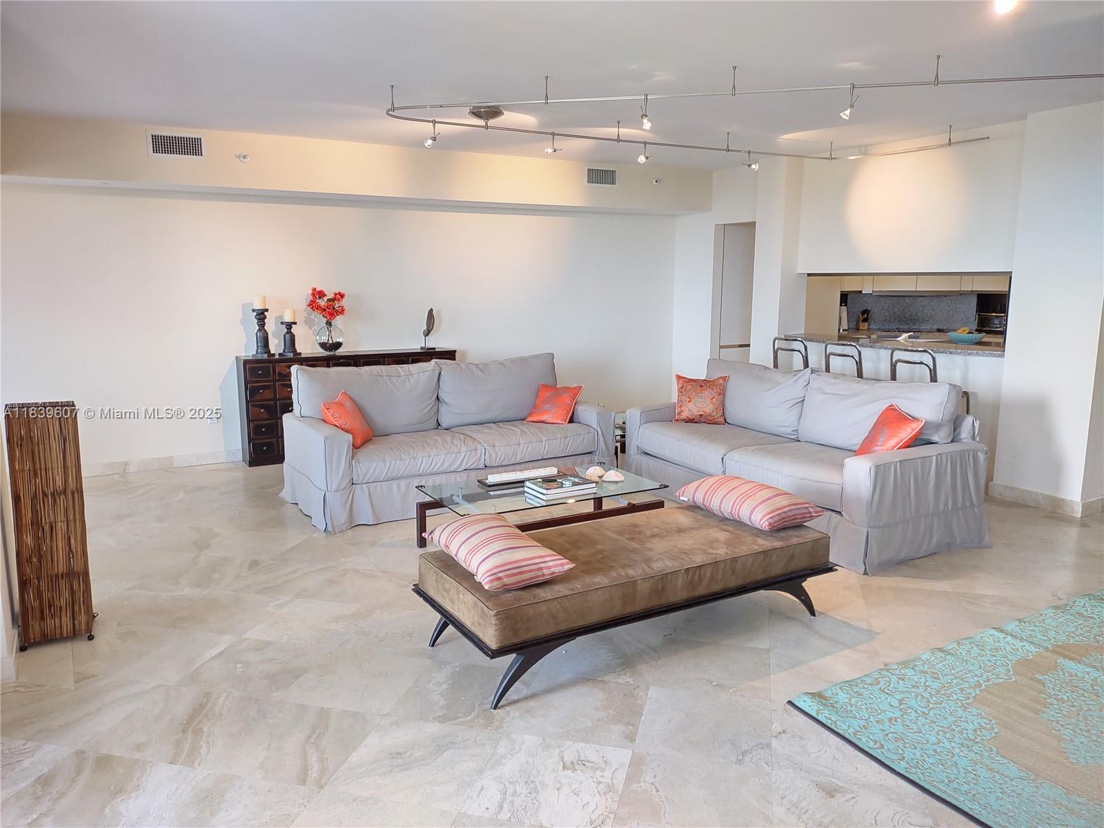 GRAND BAY RESIDENCES COND - Residential