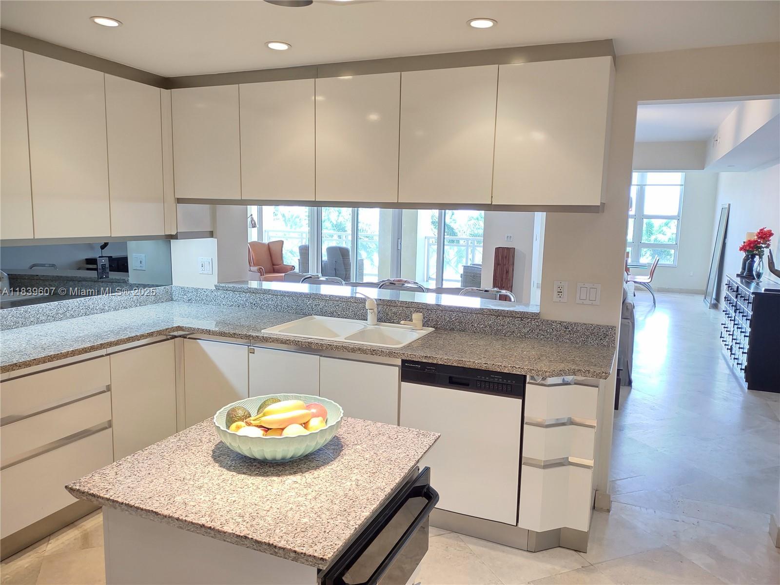 GRAND BAY RESIDENCES COND - Residential