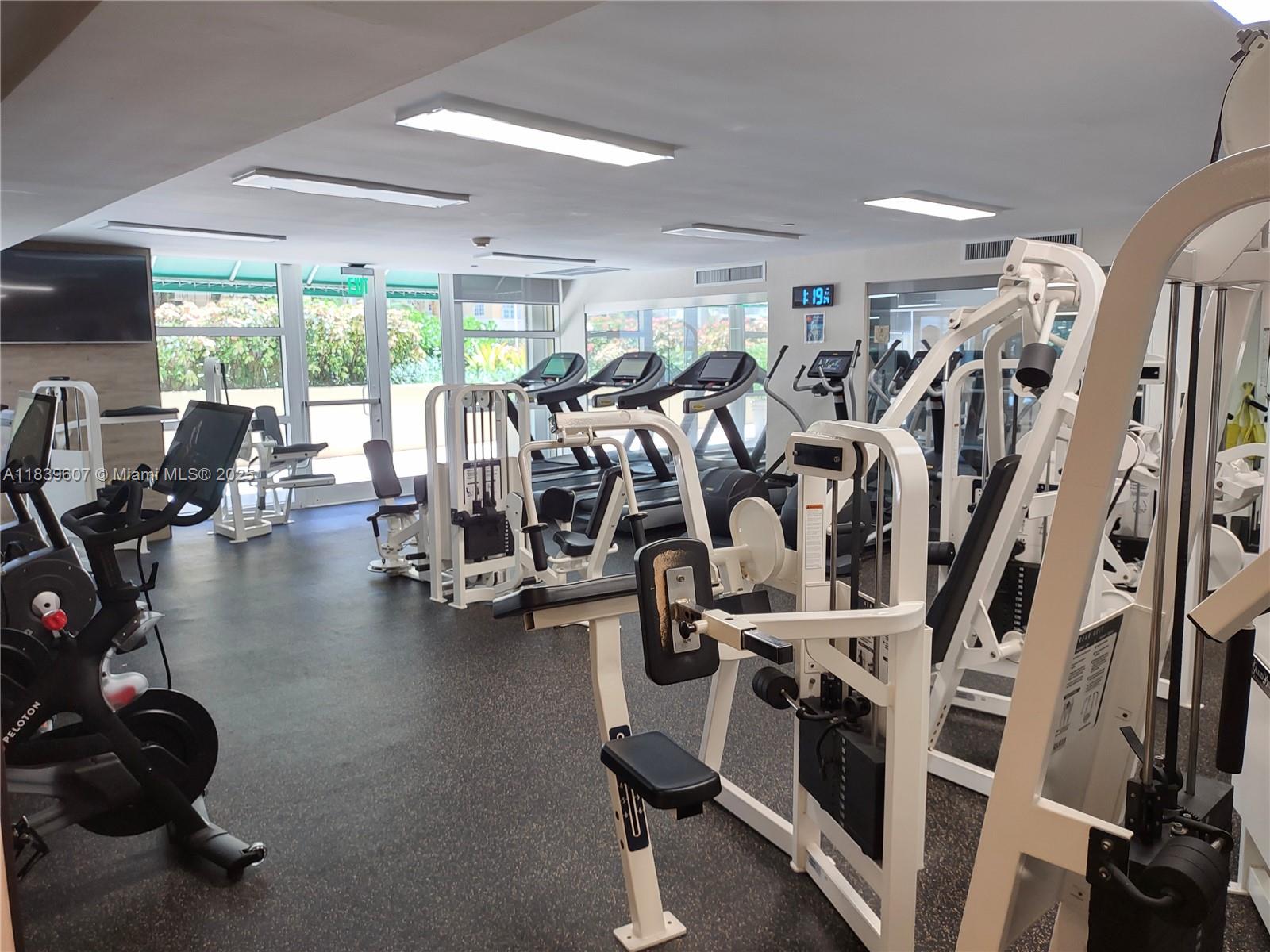 GRAND BAY RESIDENCES COND - Residential