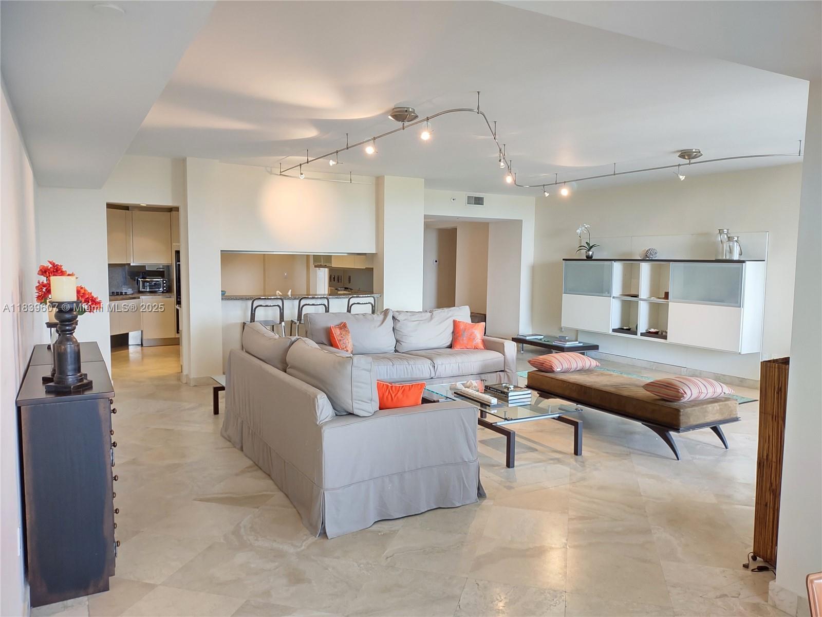 GRAND BAY RESIDENCES COND - Residential