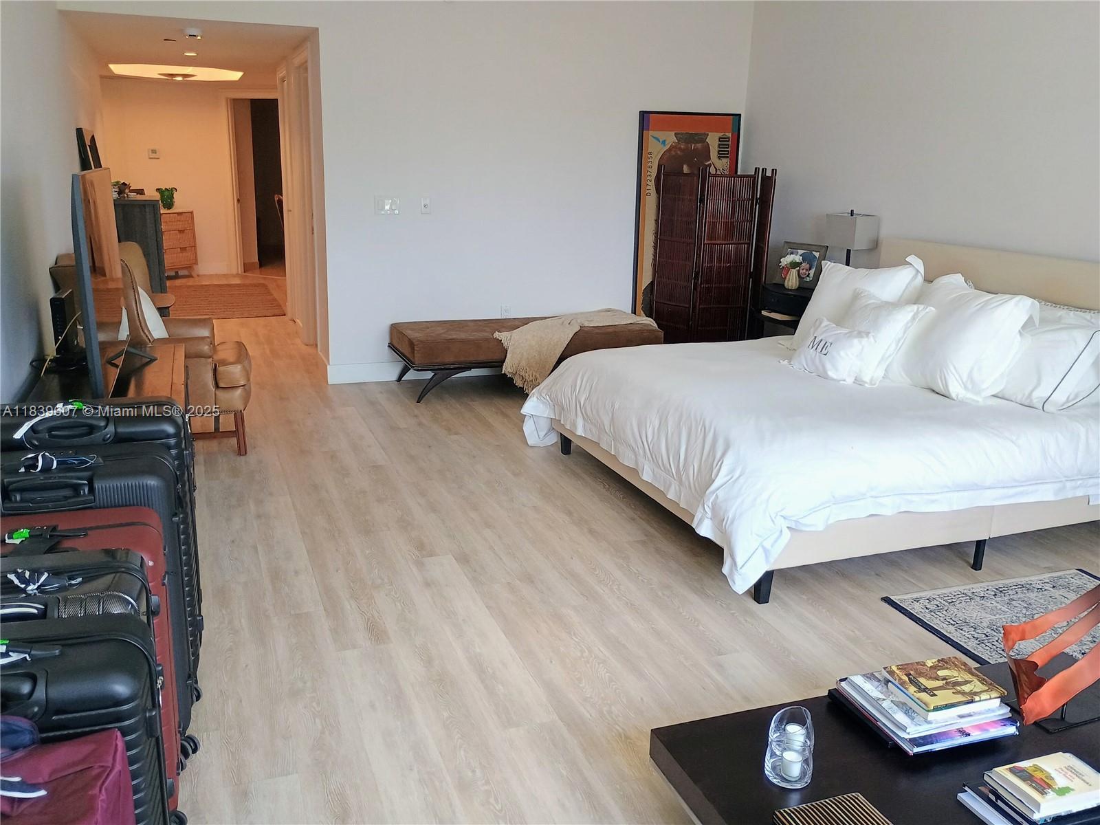 GRAND BAY RESIDENCES COND - Residential