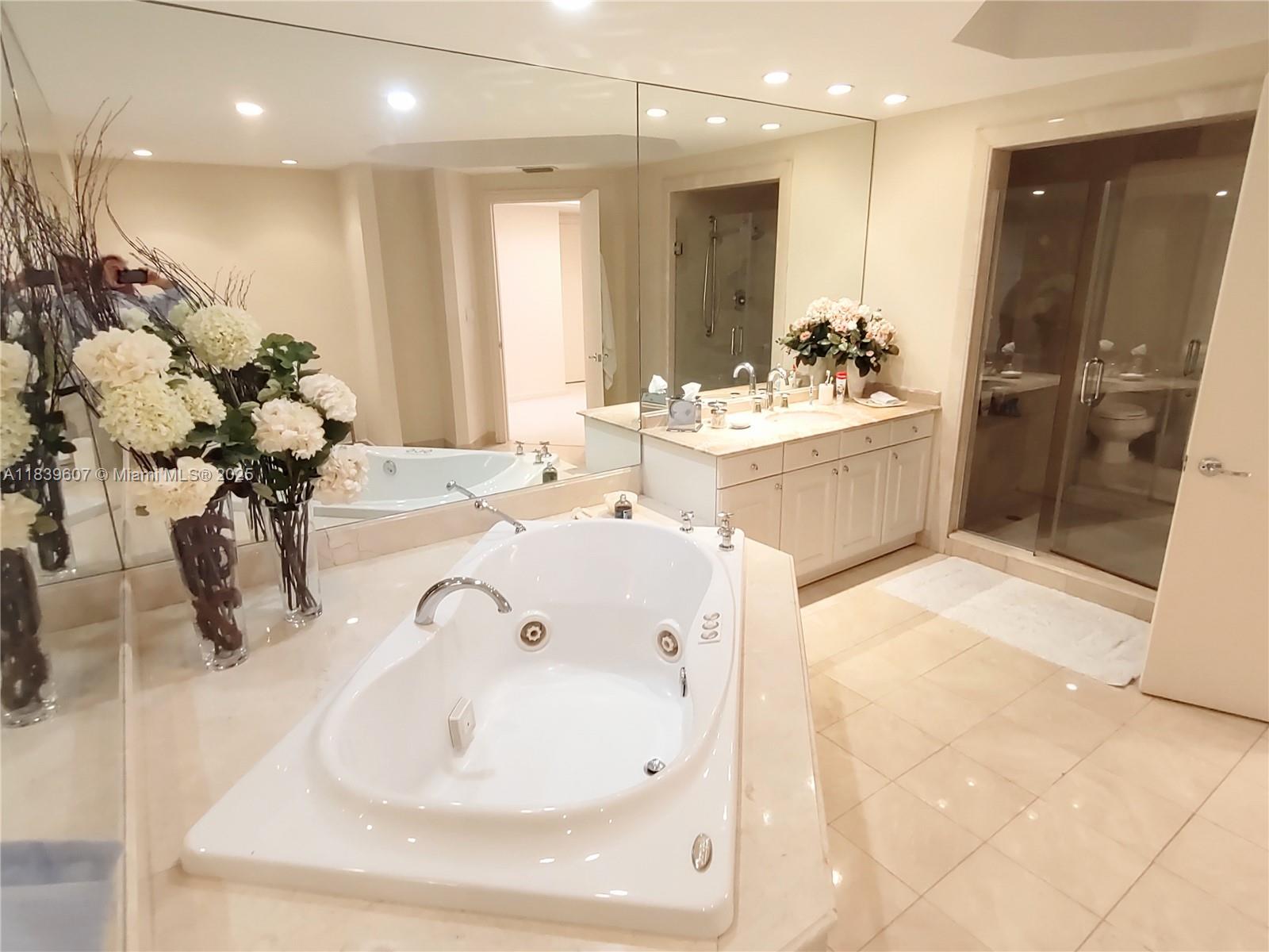 GRAND BAY RESIDENCES COND - Residential