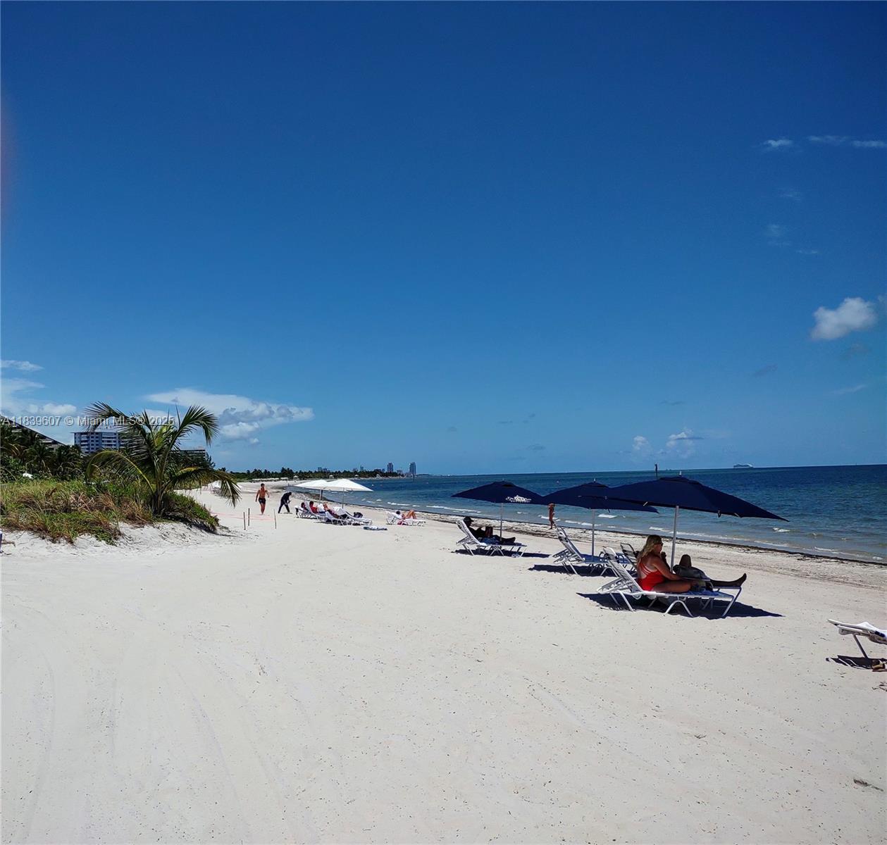 GRAND BAY RESIDENCES COND - Residential