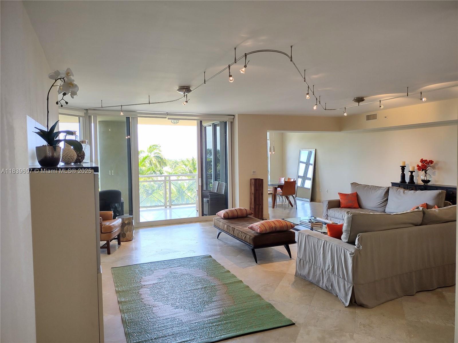 GRAND BAY RESIDENCES COND - Residential