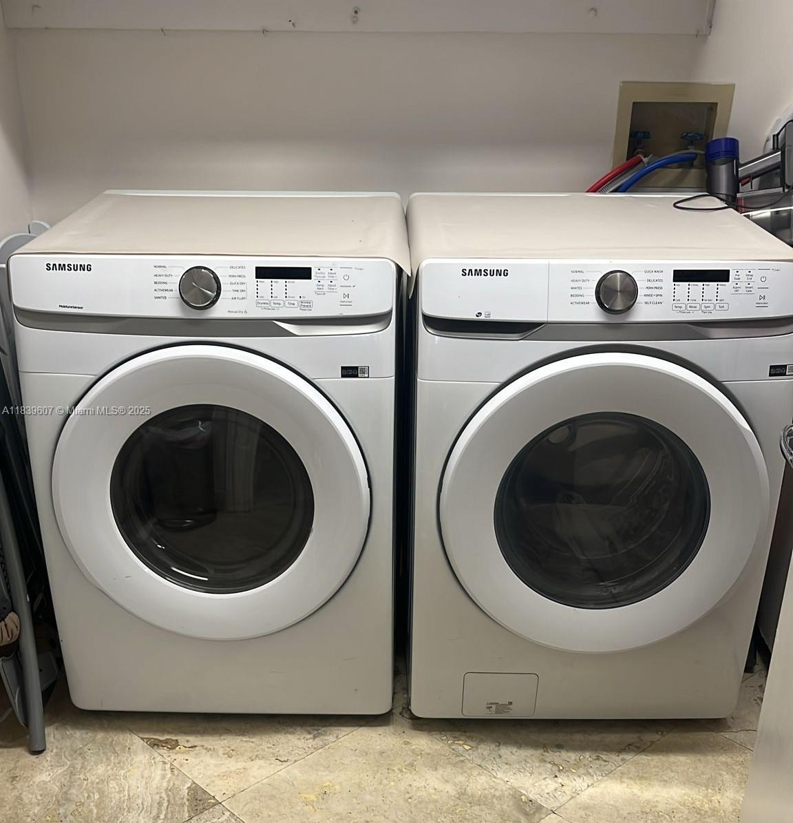 GRAND BAY RESIDENCES COND - Residential