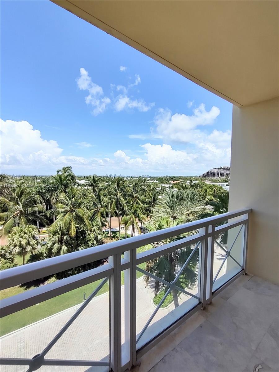 445 Grand Bay Dr 601, Key Biscayne, FL, 33149/$2,790,000 4 445 Grand Bay Dr 601