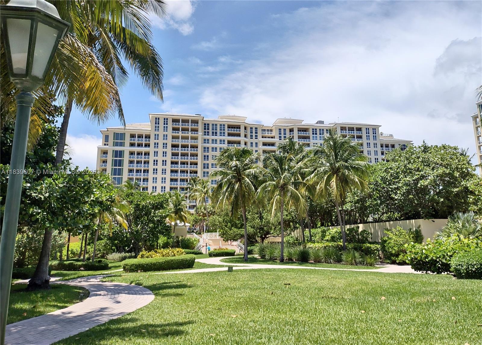 GRAND BAY RESIDENCES COND - Residential