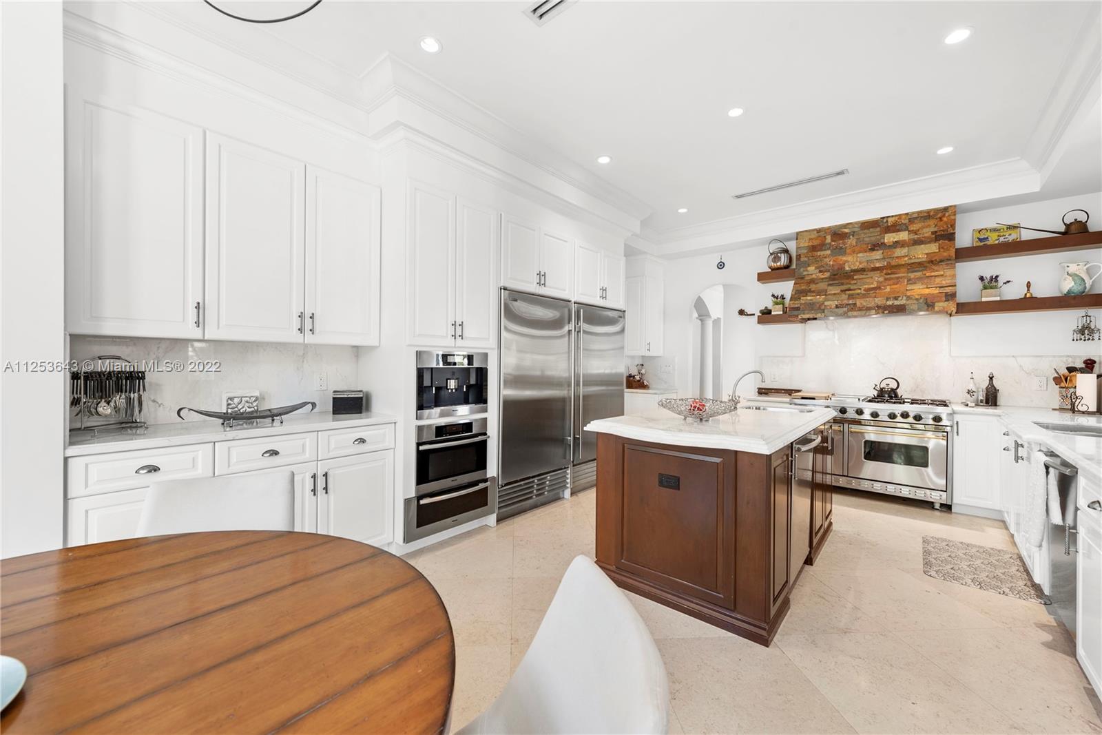 SUNRISE HARBOUR REV PL - Residential