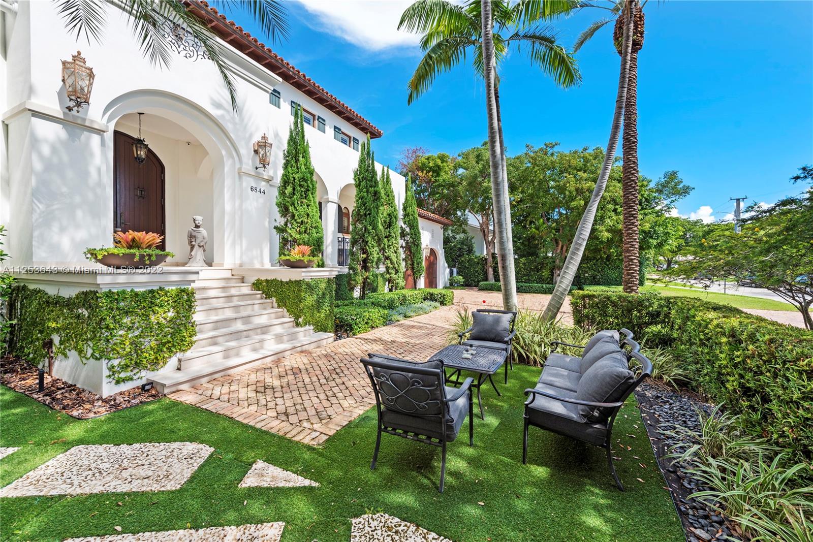 SUNRISE HARBOUR REV PL - Residential