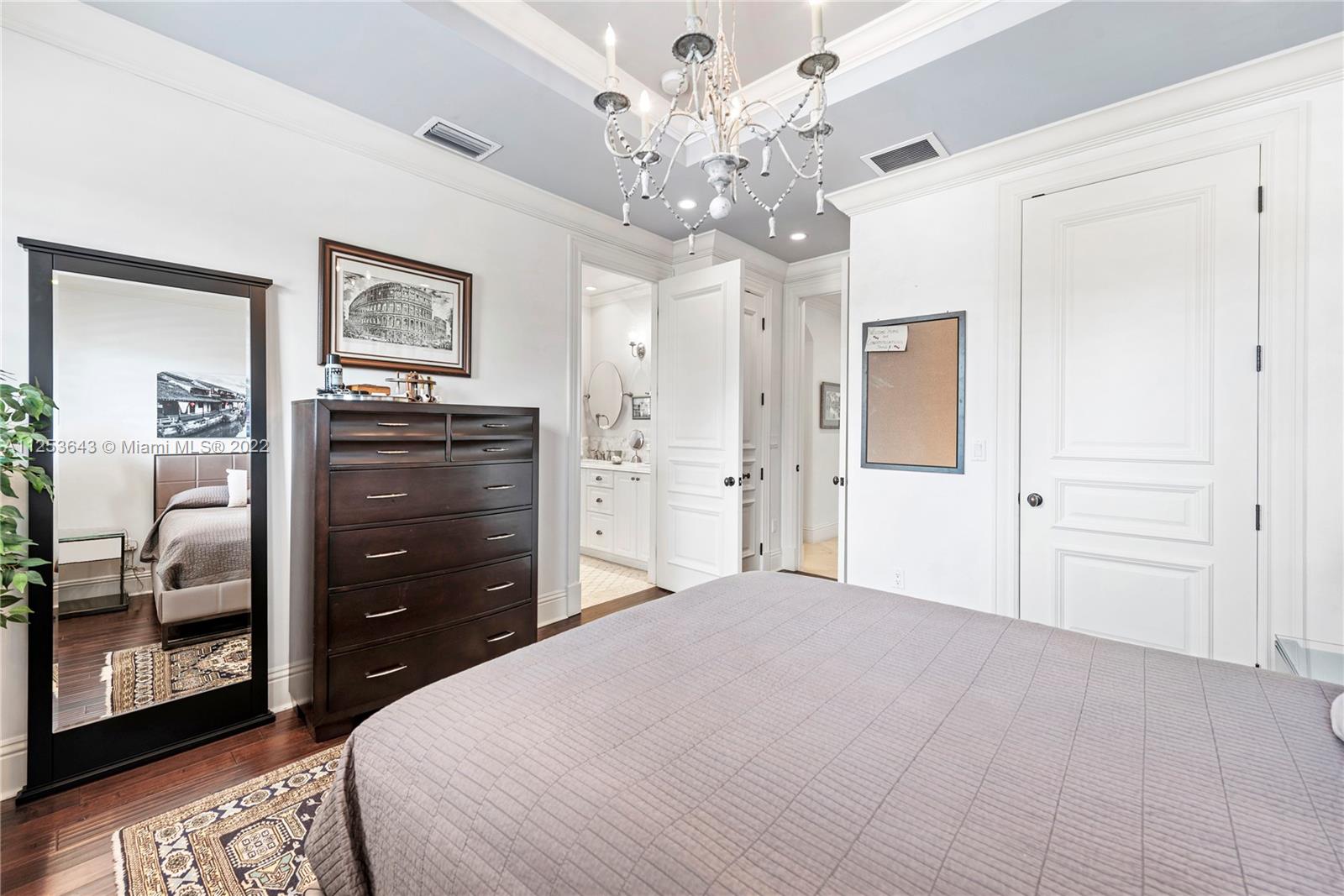 SUNRISE HARBOUR REV PL - Residential