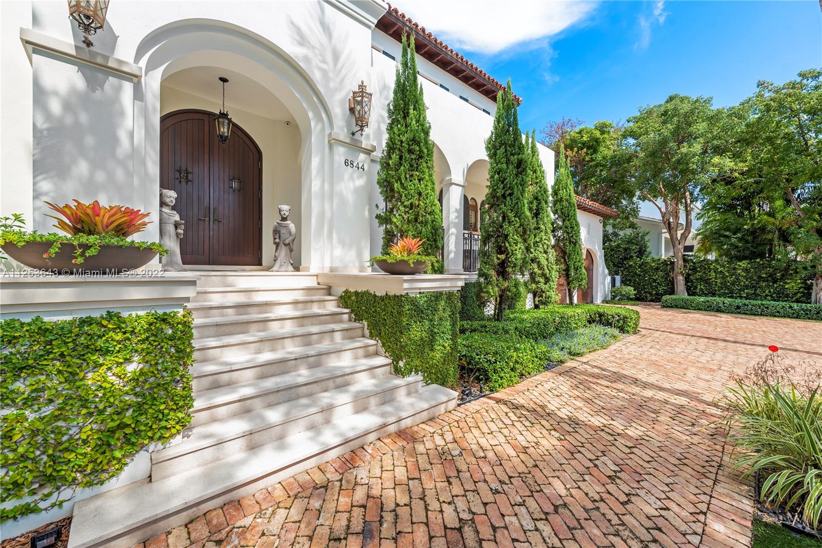 SUNRISE HARBOUR REV PL - Residential