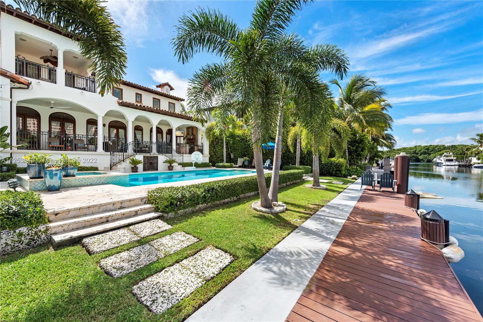 SUNRISE HARBOUR REV PL - Residential