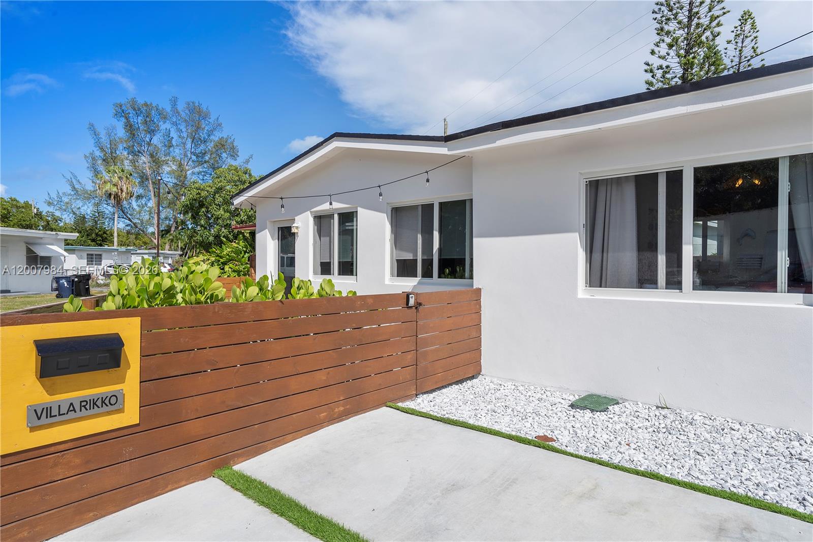 2380 NE 137th St RIGHT