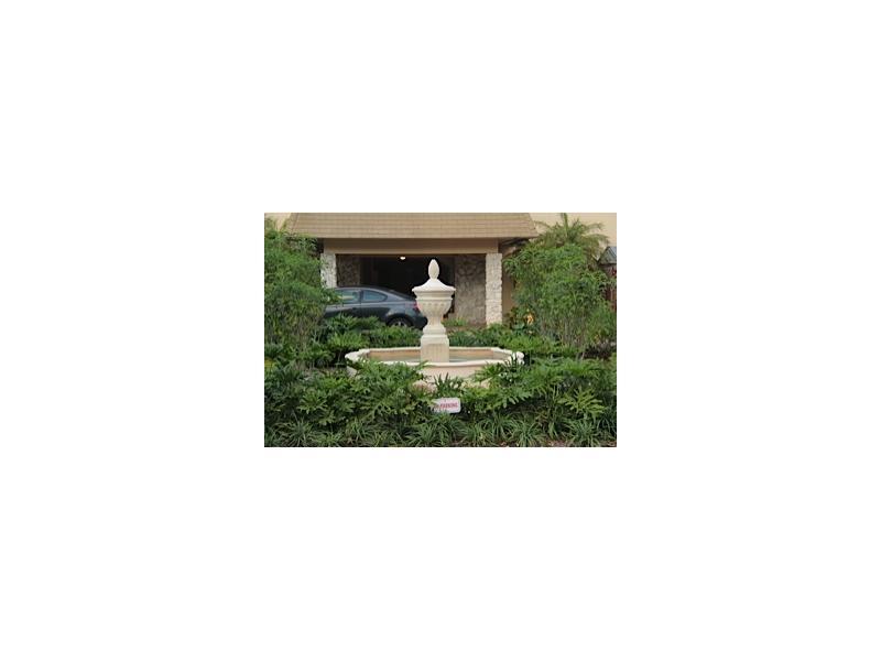 GOOD CONDITIONS, READY TO MOVE IN. FIRST MONTH AND TWO SECURITY DEPOSITS. PLEASE COMPLETE OFFER AND EMAIL LISTING AGENT INCLUDING CONTRACT TO LEASE, EXCROW LETTER, PICTURE ID, PAY STUBS (TWO CHECKS), CRIMINAL BACKGROUND, AND ATTACHED RENTAL APPLICATION. O NLY COMPLETE PACKAGES WILL BE PROCESSED.