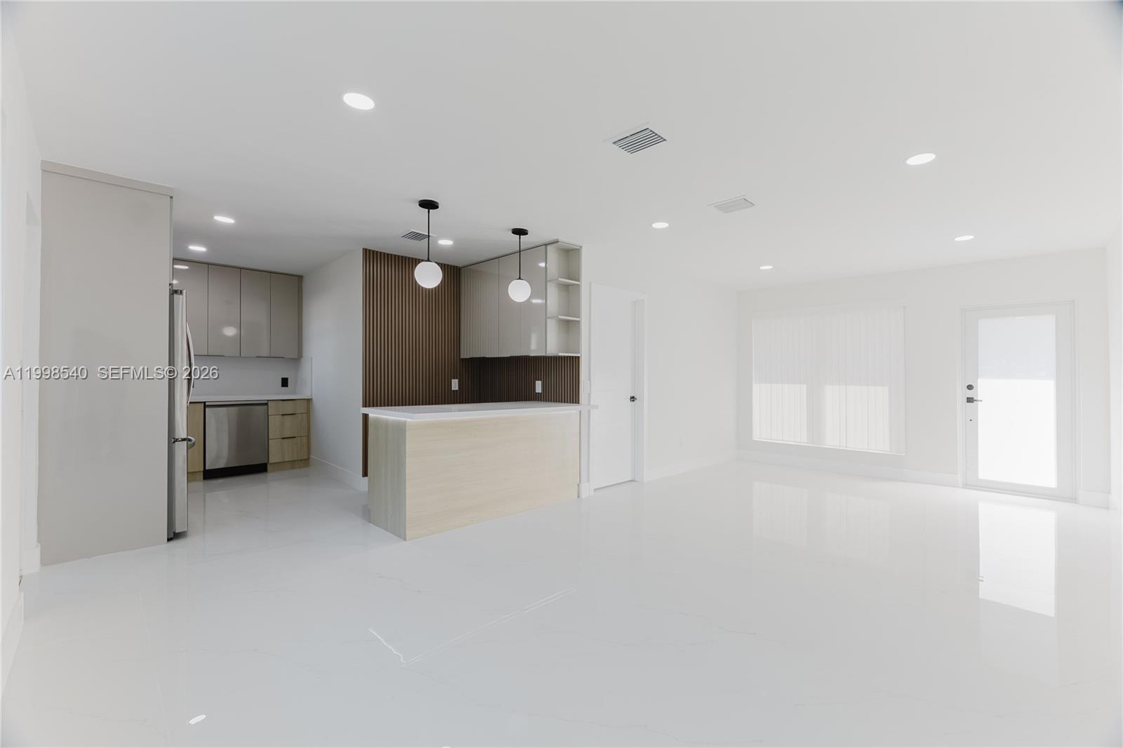 LAKE FOREST SEC 4 - Residential