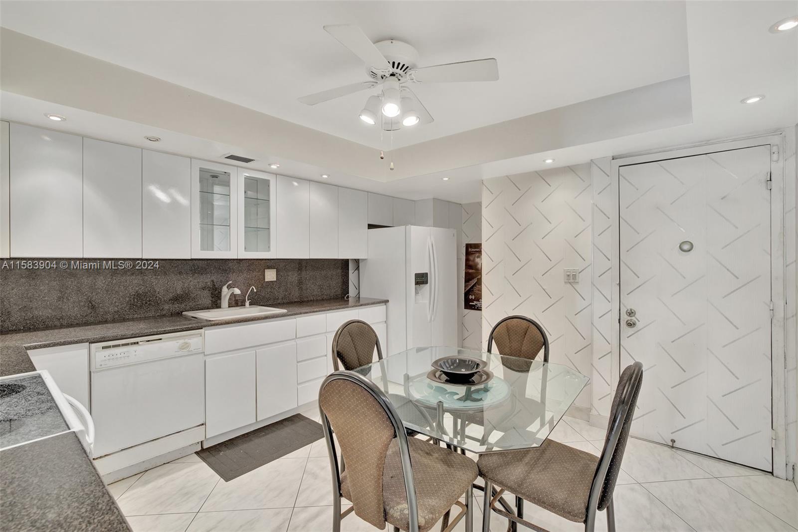 OLYMPUS CONDO PHASE - Residential