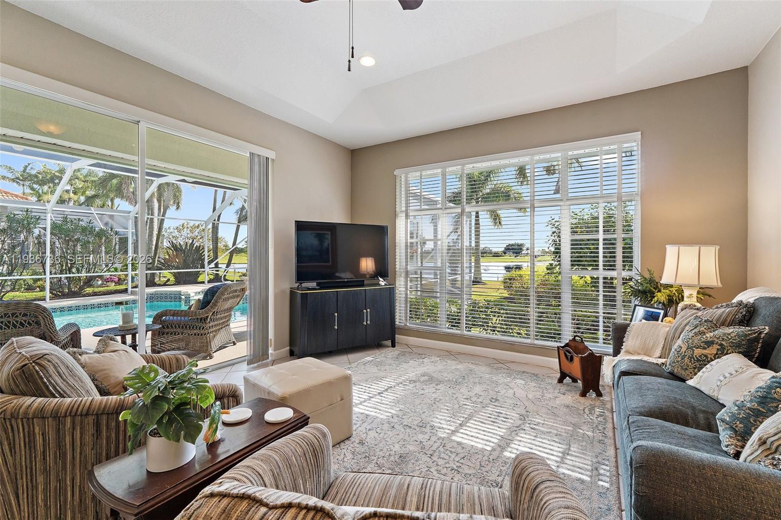 DOUBLE TREE - Residential