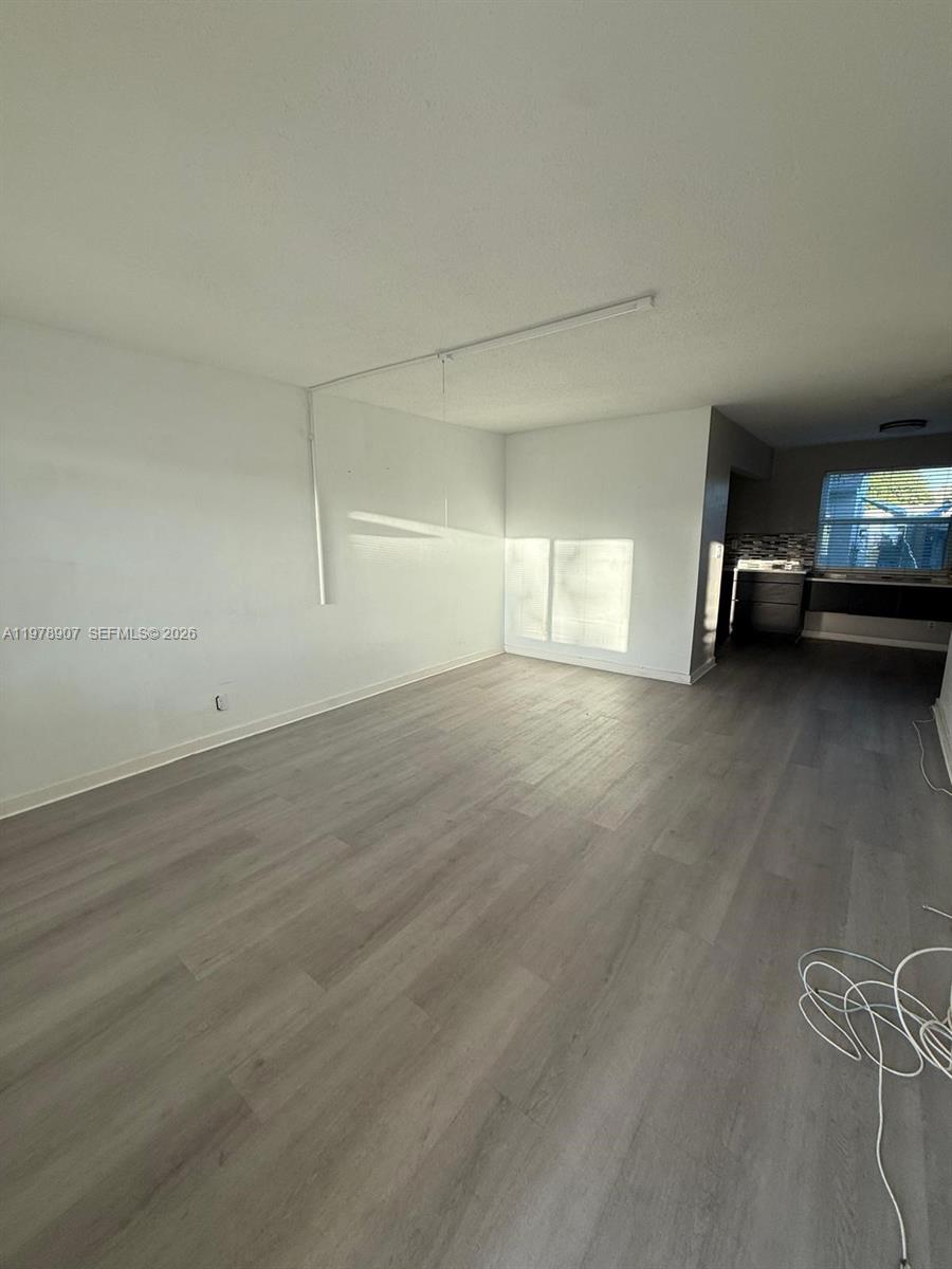 PARADISE GARDENS II CONDO - Residential Lease