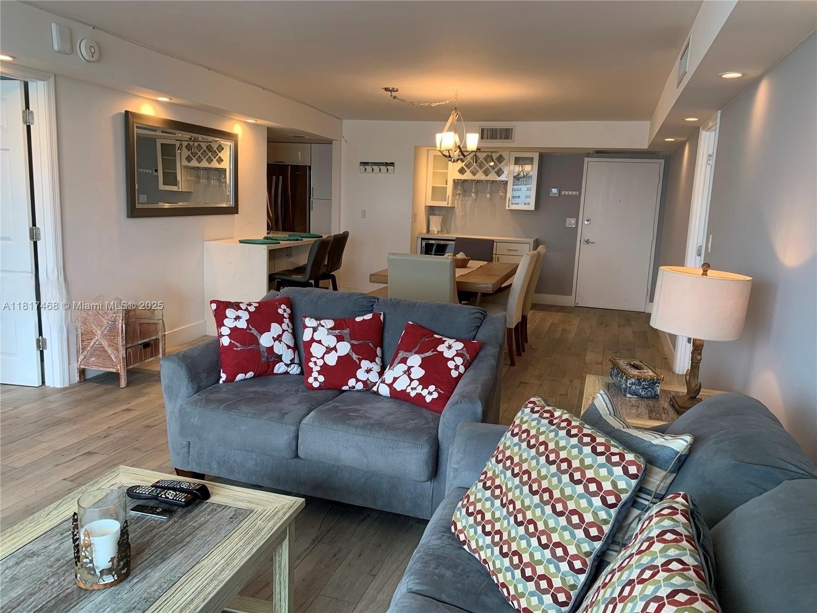 MAISON GRANDE CONDO - Residential