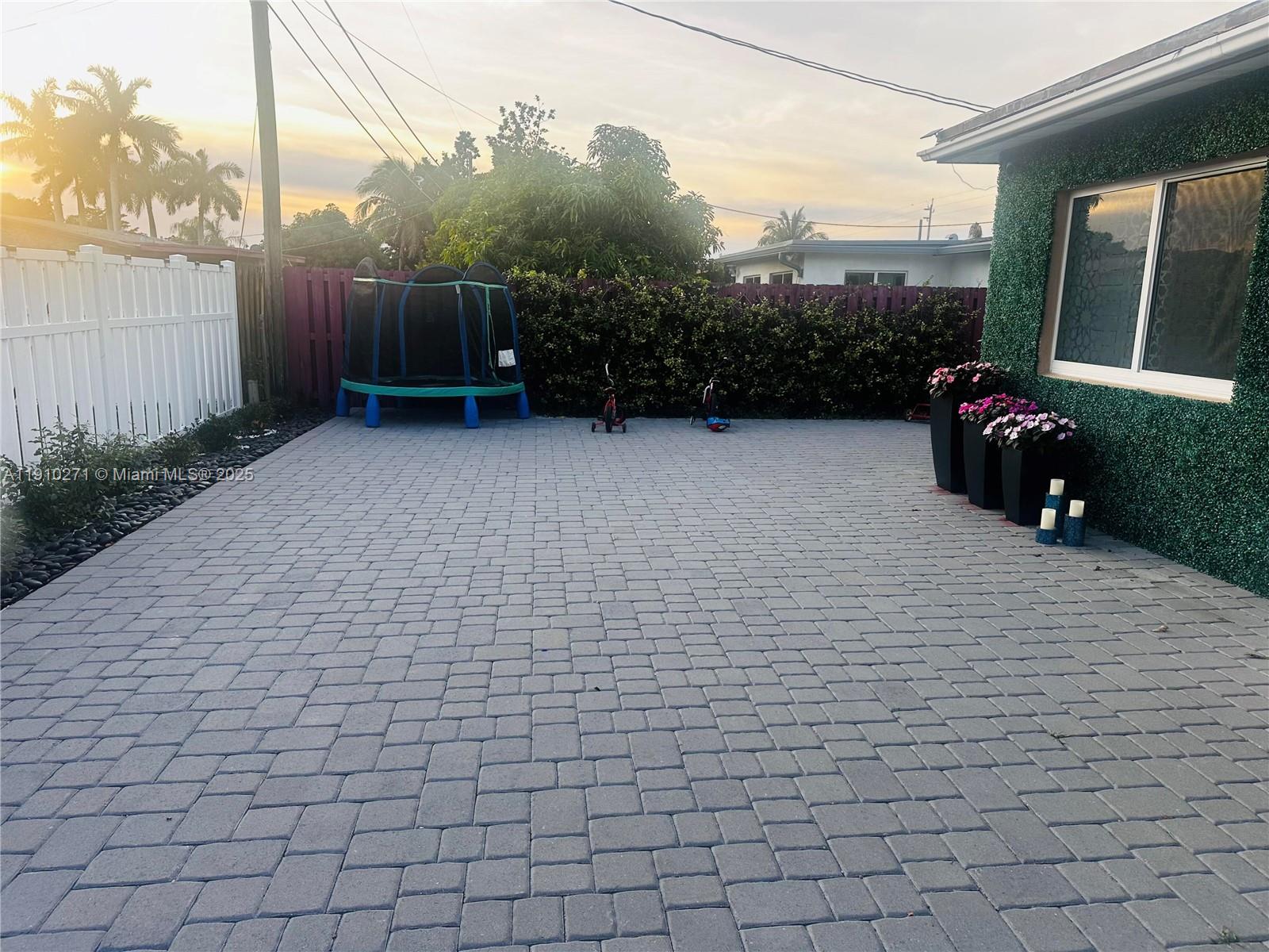 SUNRISE GOLF VILLAGE SEC - Residential