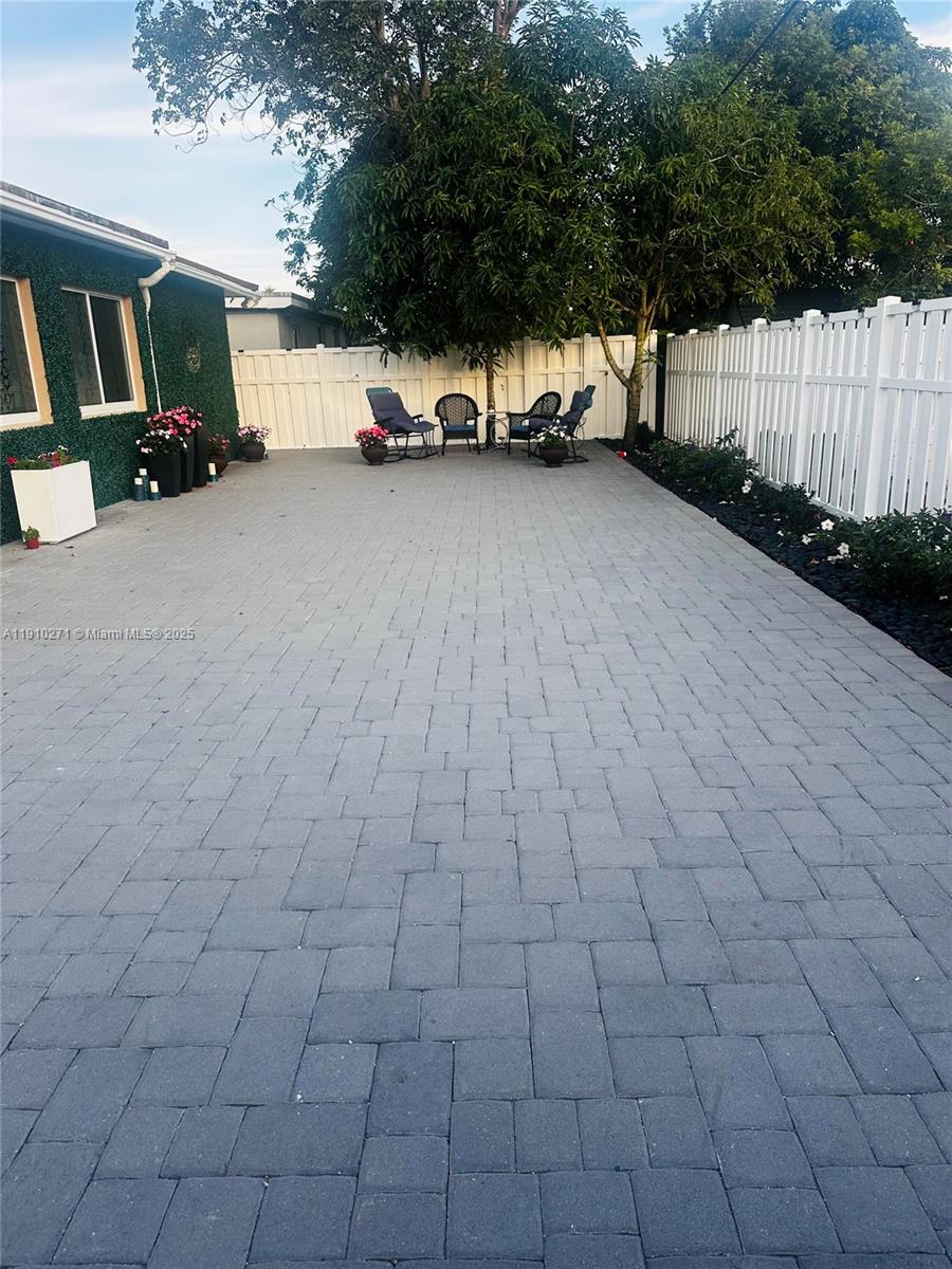 SUNRISE GOLF VILLAGE SEC - Residential