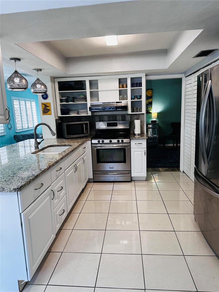 SUNRISE GOLF VILLAGE SEC - Residential