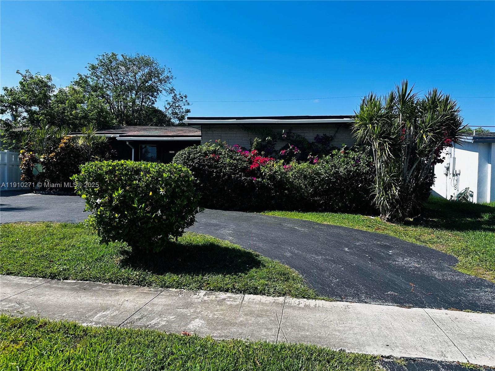 SUNRISE GOLF VILLAGE SEC - Residential