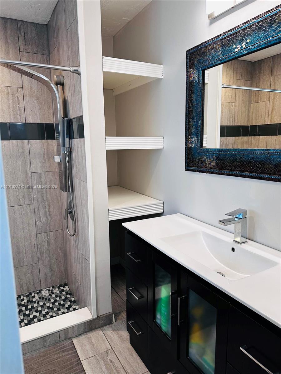 SUNRISE GOLF VILLAGE SEC - Residential