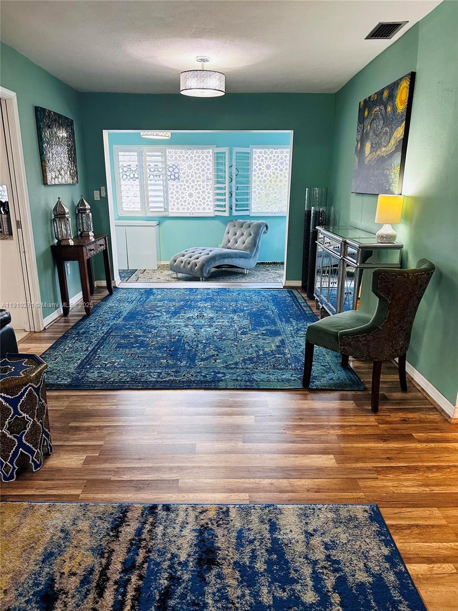 SUNRISE GOLF VILLAGE SEC - Residential