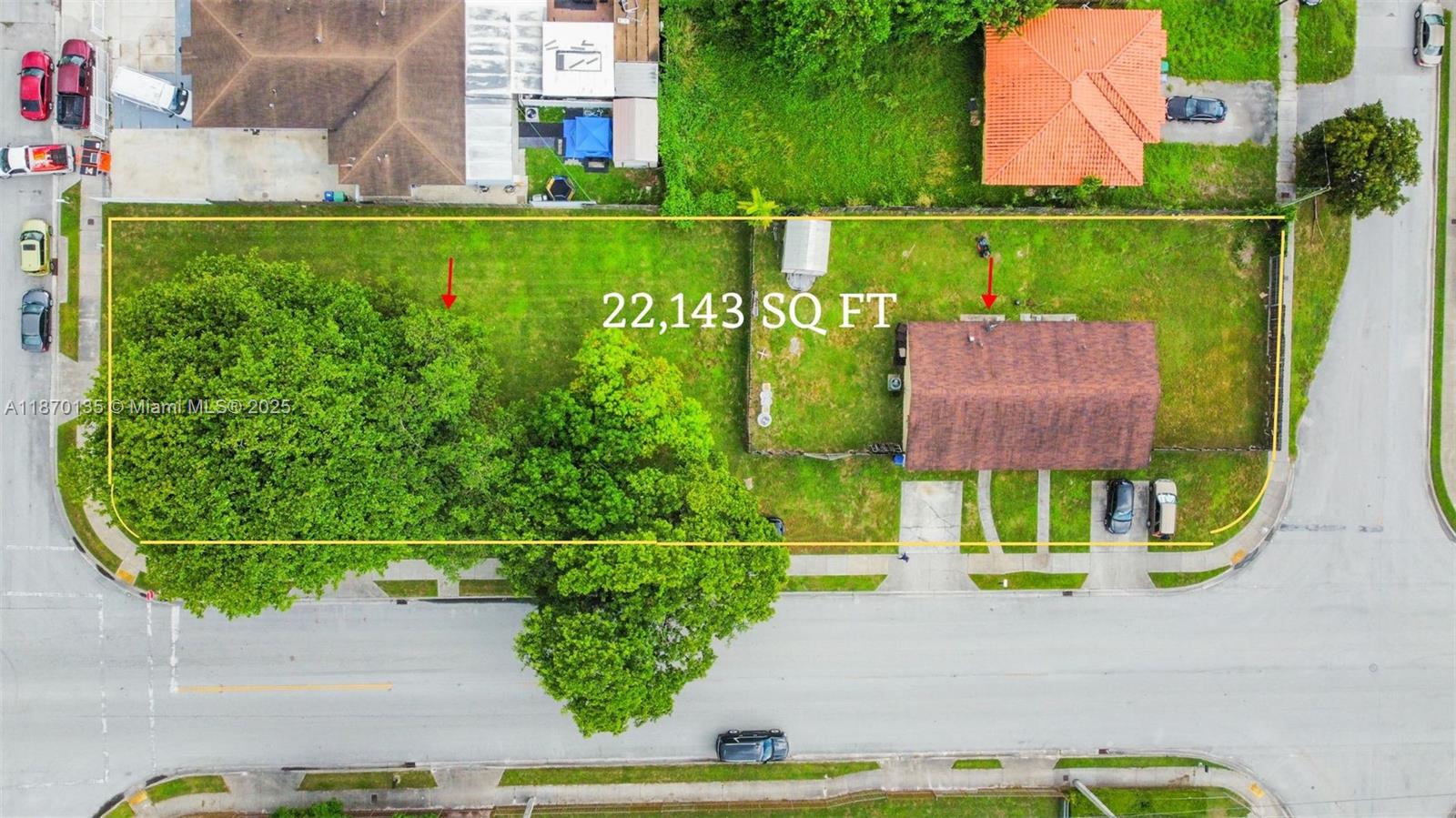 Prime half-acre (22,143SQ FT) property in Miami with endless potential! Currently improved with a single-family home, this site also offers a unique development opportunity. Ideal for investors, builders, or end-users seeking a spacious residence with room to expand. Zoned for residential use, the property may accommodate future new construction, subdivision, or redevelopment—a rare oversized lot in a sought-after location, close to schools, shopping, and major highways. Approx. dimensions: 85.0' (width) × 260.5' (depth)
Disclaimer: Dimensions are approximate—buyer to verify with a current survey if material to purchase
