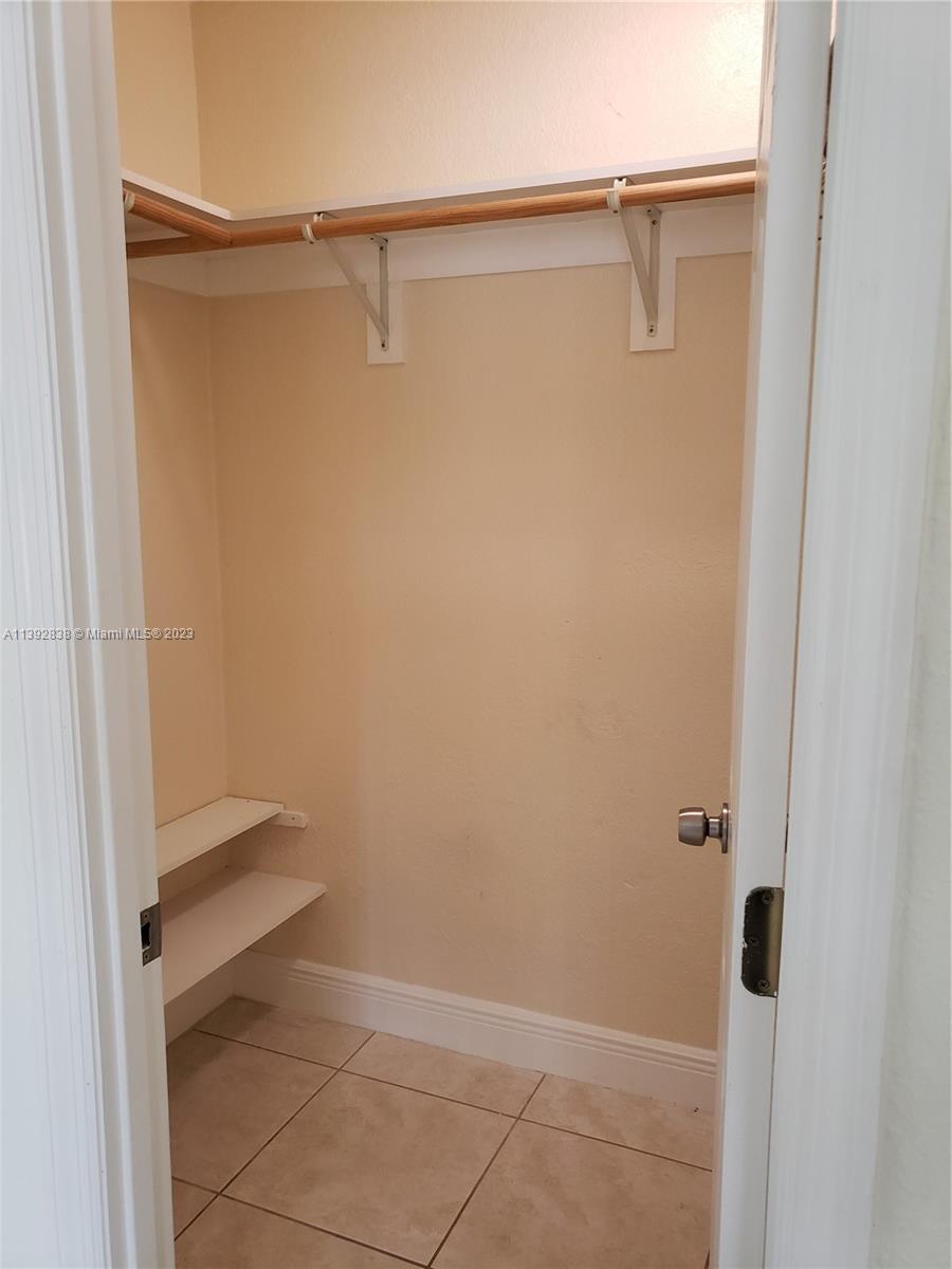 EL LAGO CONDO - Residential Lease