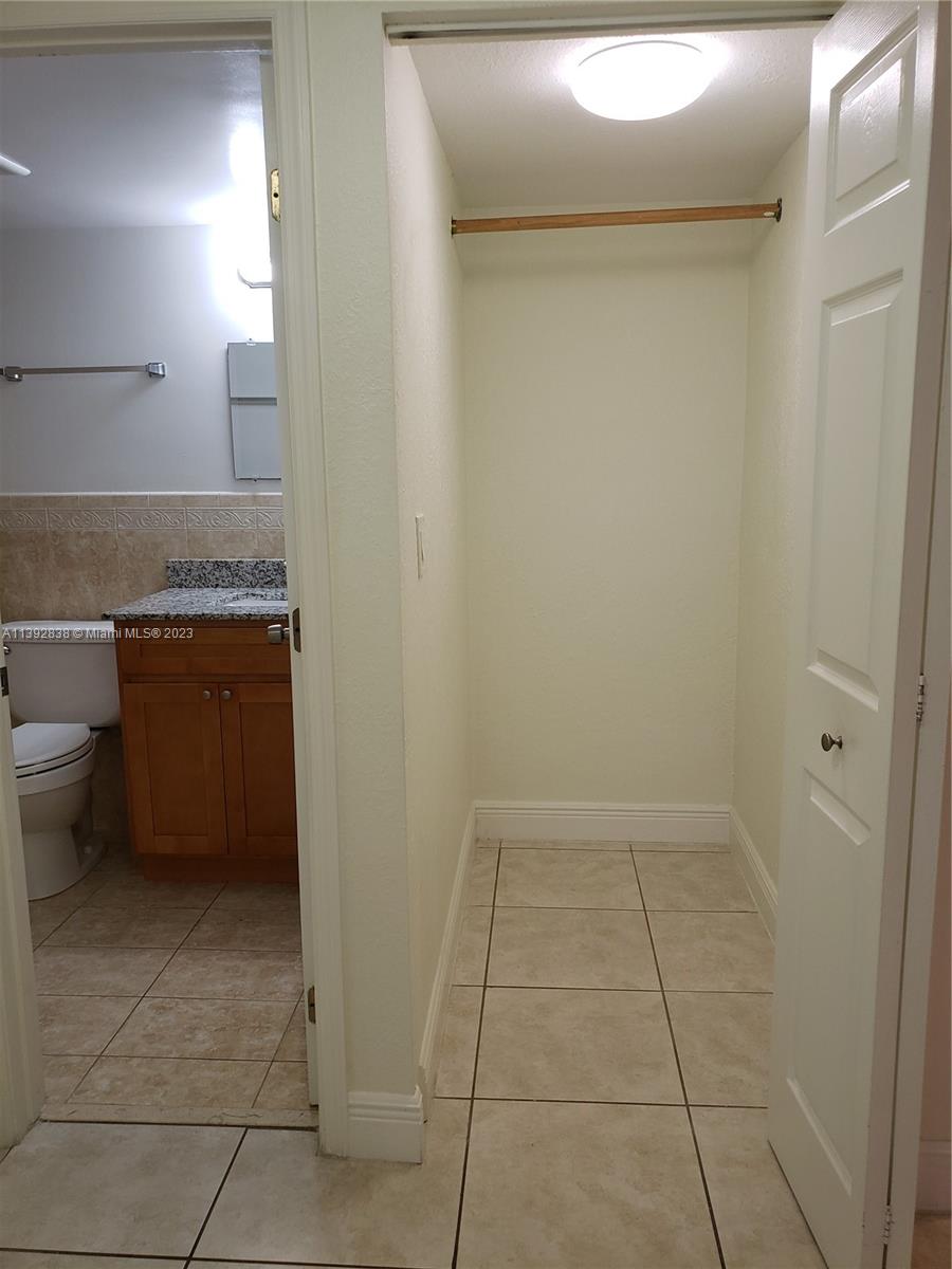 EL LAGO CONDO - Residential Lease