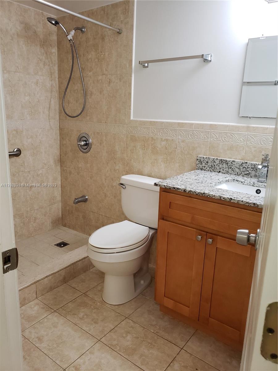 EL LAGO CONDO - Residential Lease
