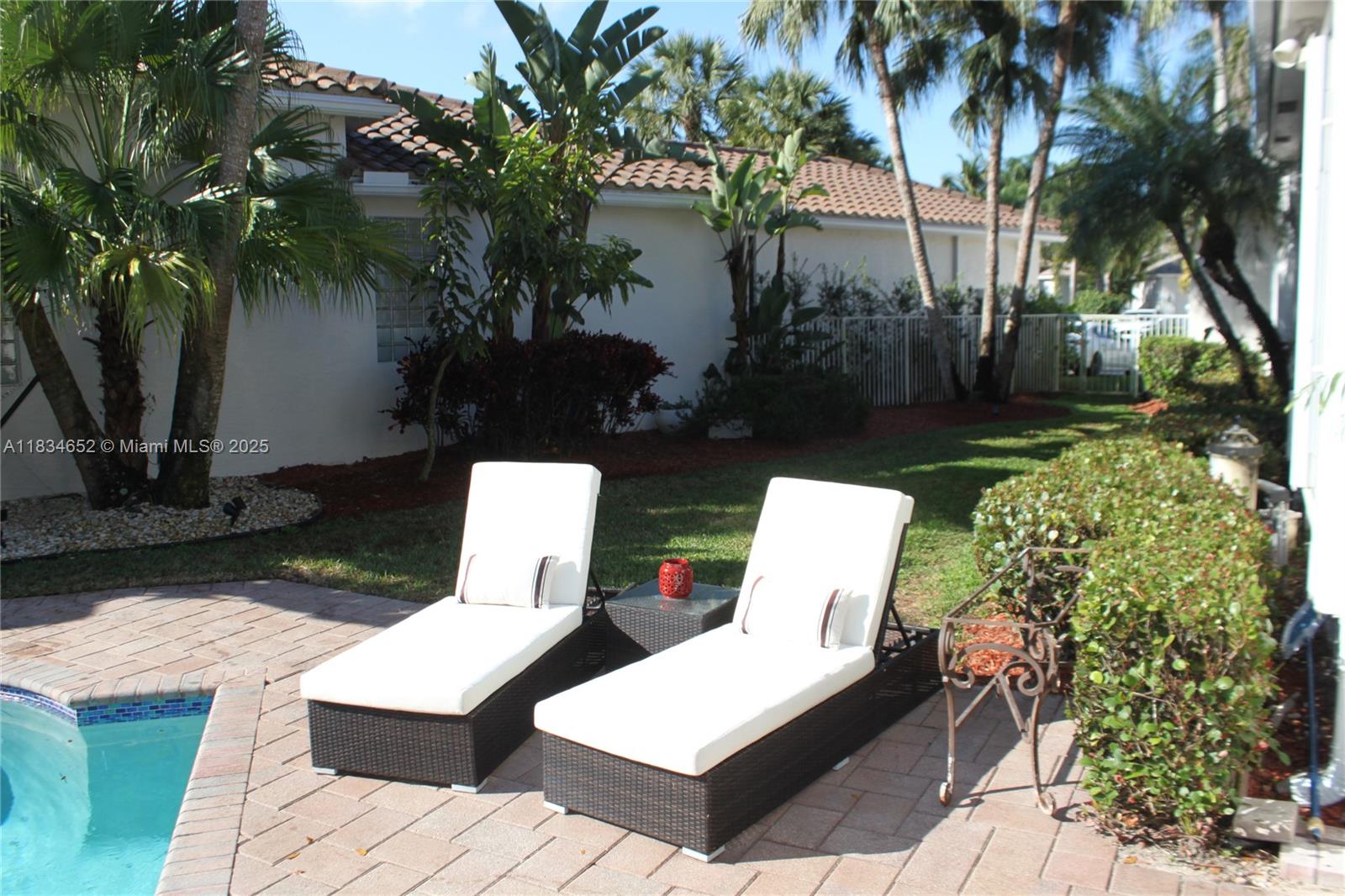 2524 Bay Pointe Ct