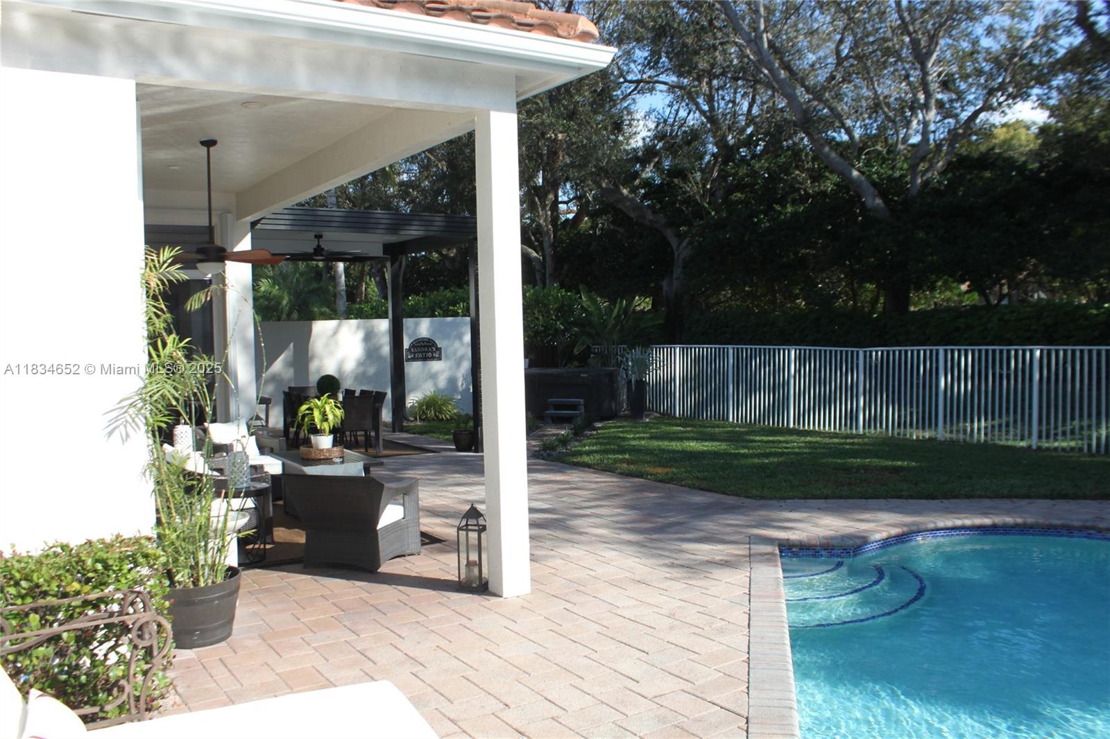 2524 Bay Pointe Ct