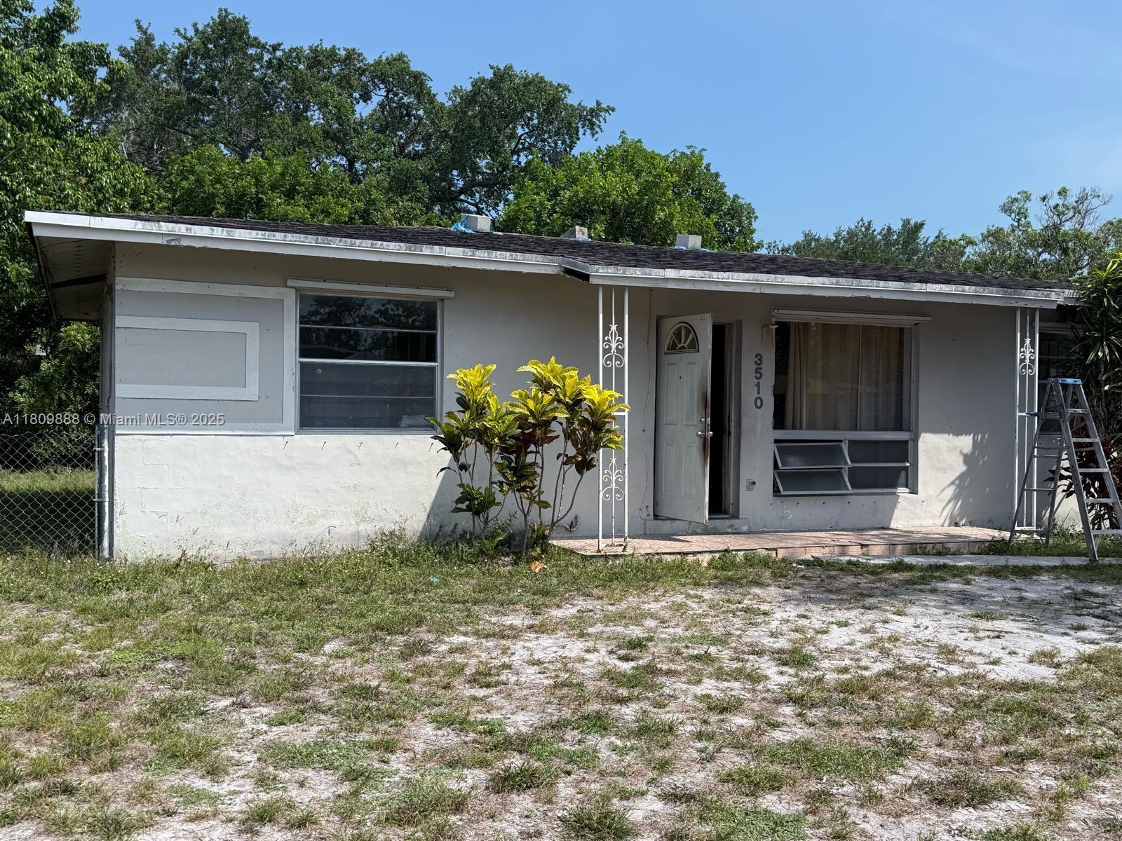3510 Sw 36th St, West Park, Broward County, Florida - 4 Bedrooms  
2 Bathrooms - 