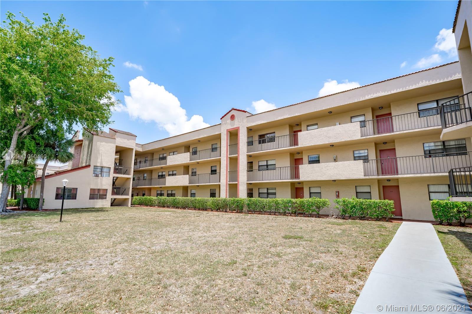 MIRAMAR CLUB #4 CONDO - Residential