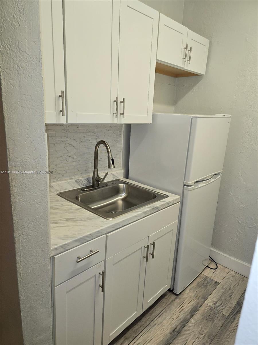 CARMEL VILLAS CONDO - Residential Lease