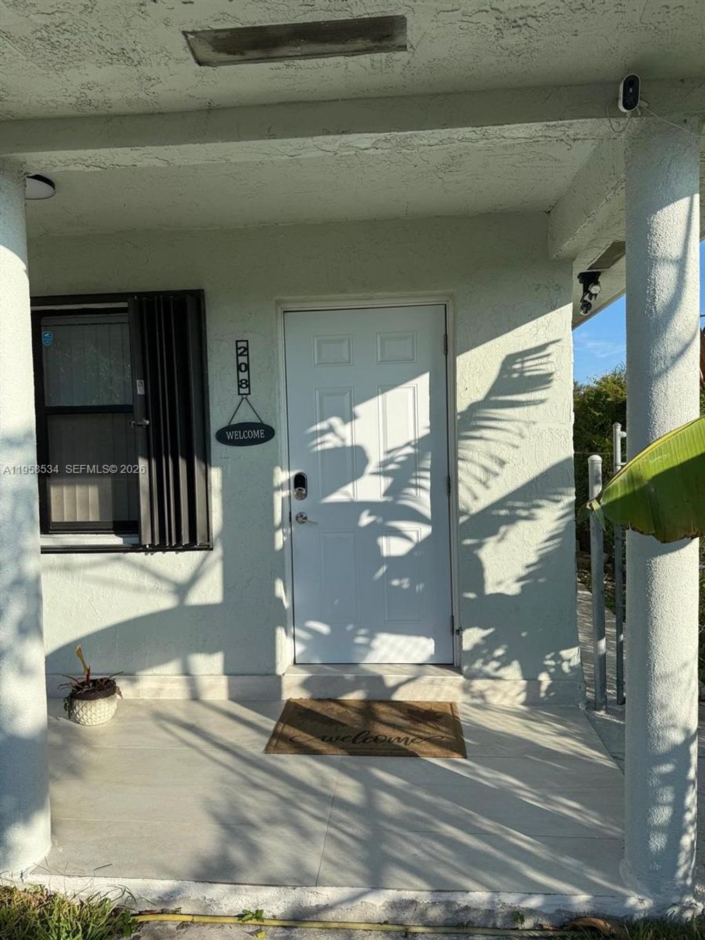 Photo of 208 NW 7th St #1-2, Hallandale Beach, FL 33009 (MLS # A11958534)