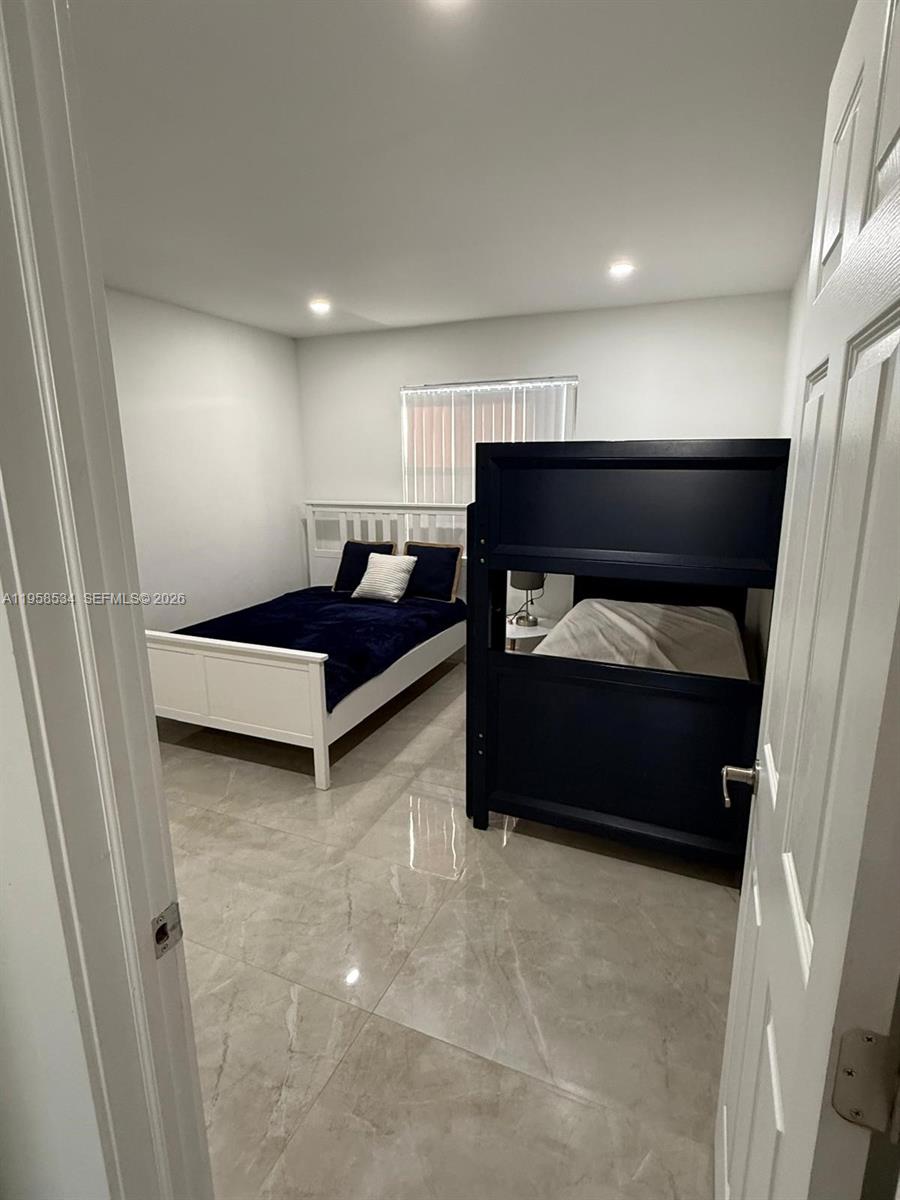 OCEAN PARK - Residential Lease