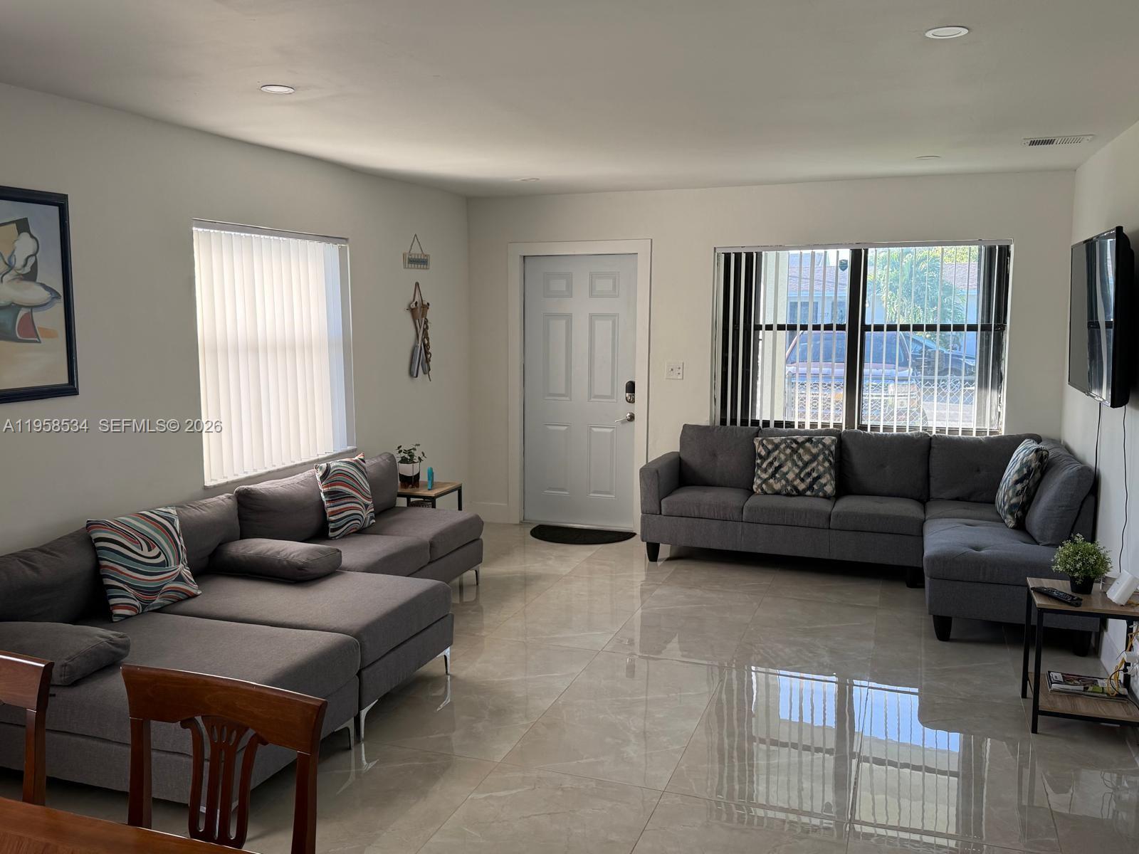 OCEAN PARK - Residential Lease