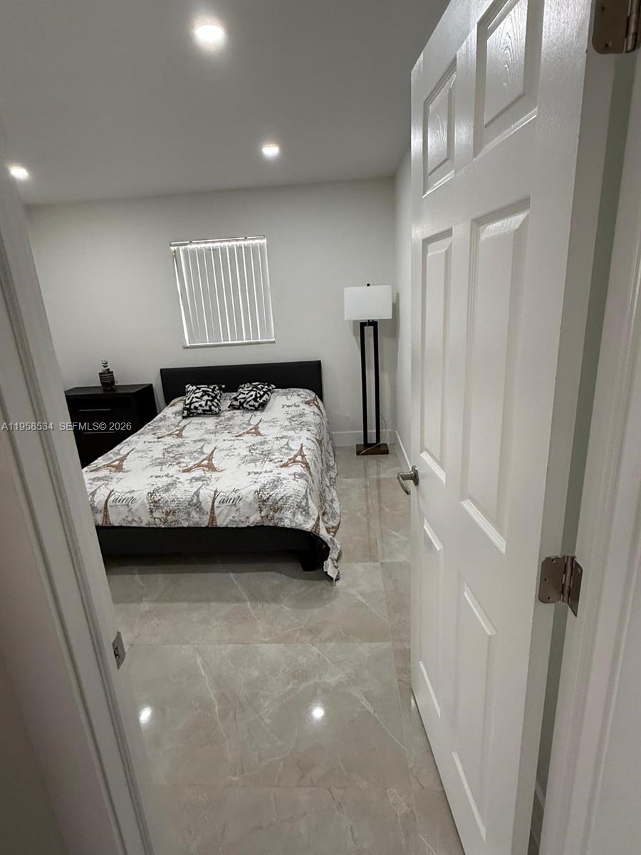 OCEAN PARK - Residential Lease