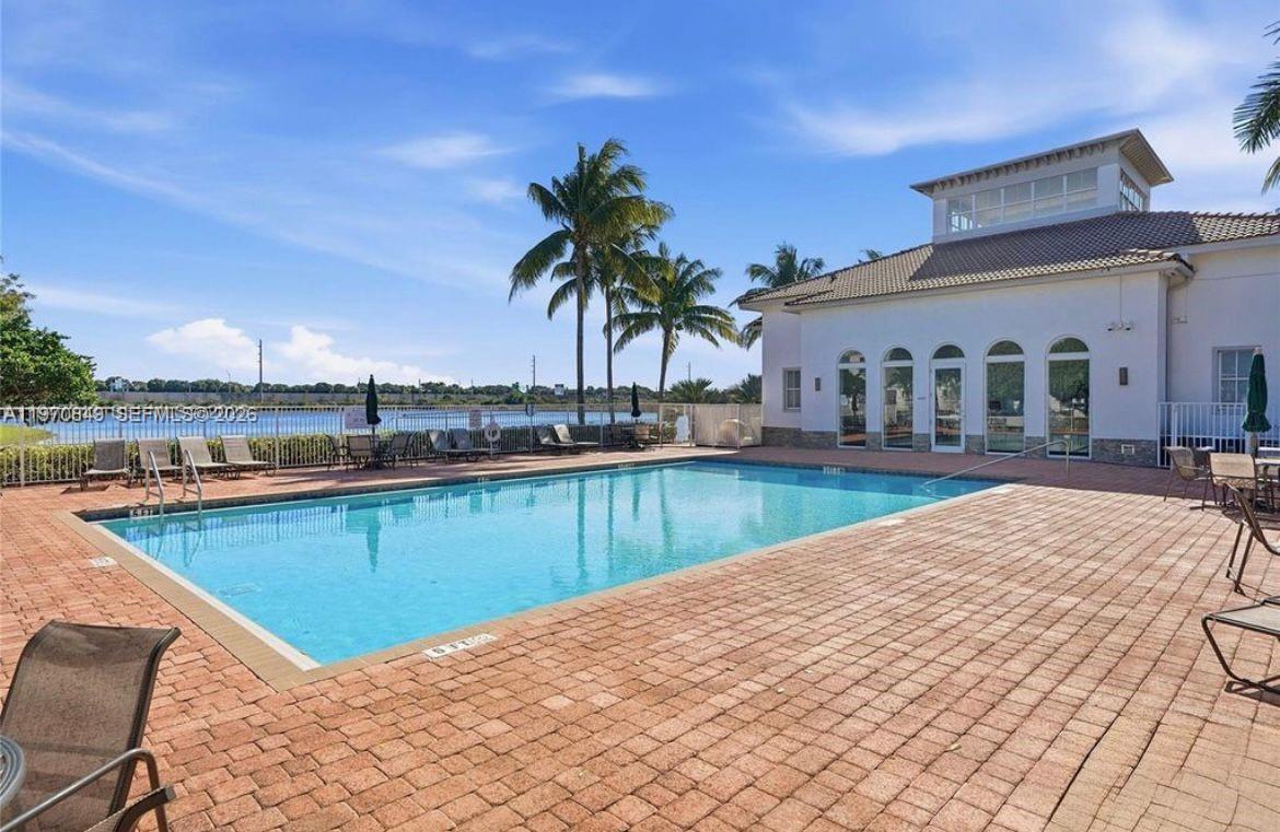 VILLAS AT NAUTICA THREE C - Residential